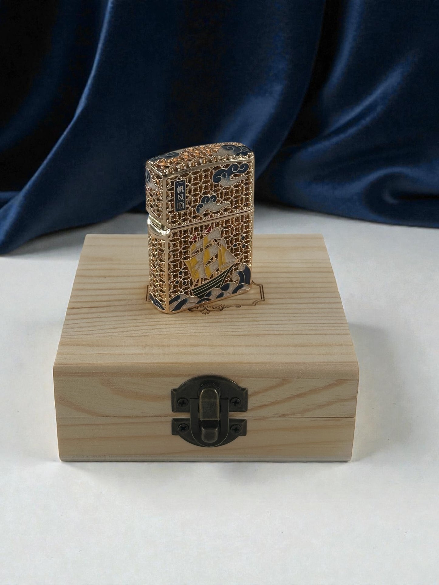 Chief İşlemeli Lüx Benzinli Çakmak