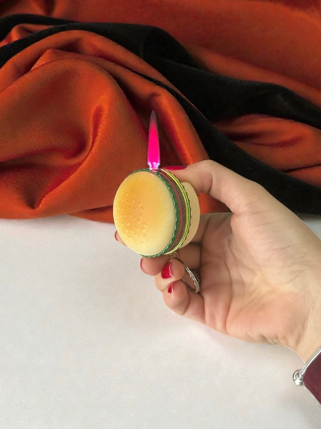 Hamburger Şeklinde Renkli Alevli Pürmüzlü Çakmak