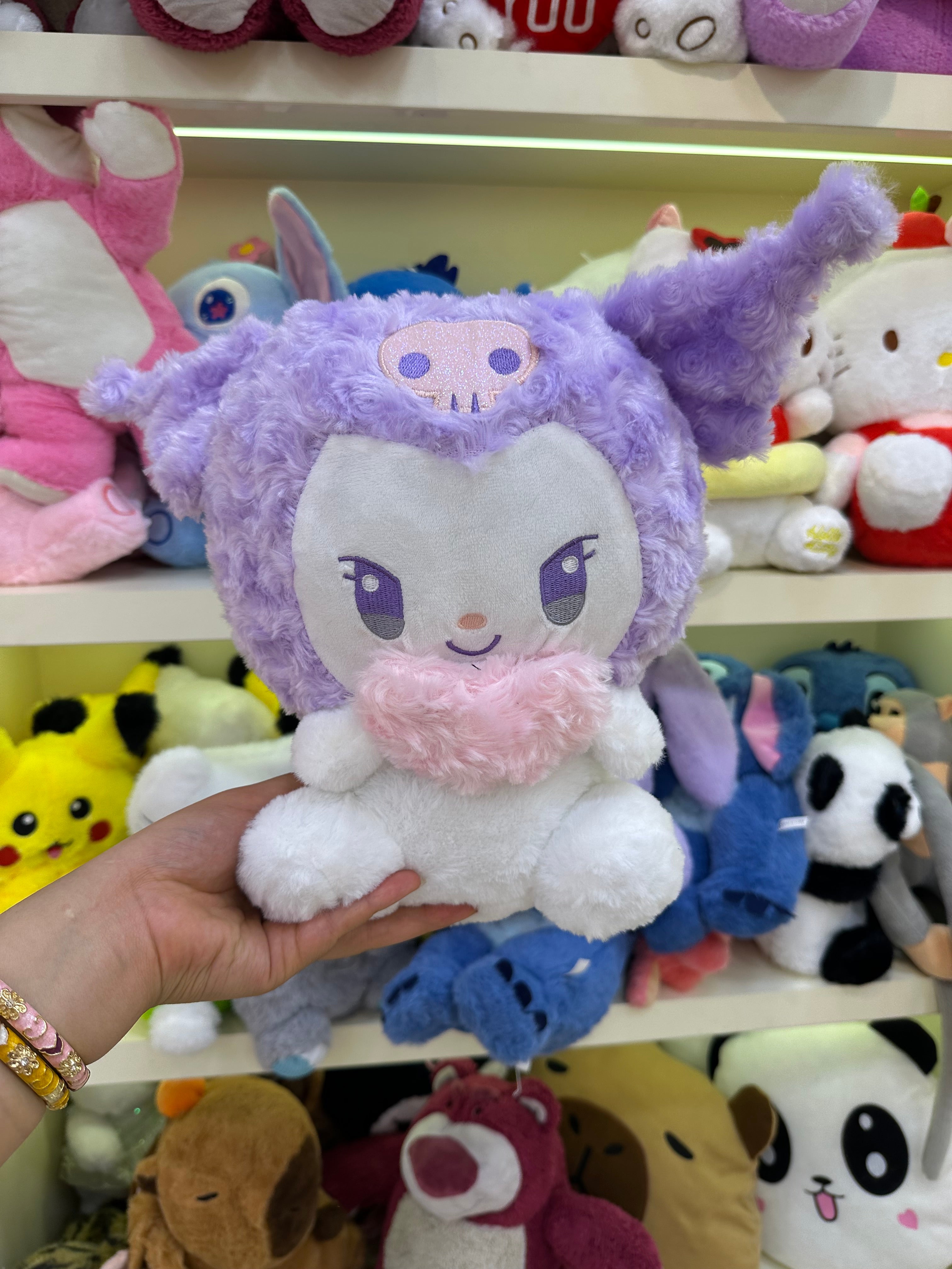 Elinde Kalp Taşıyan kuromi Peluş