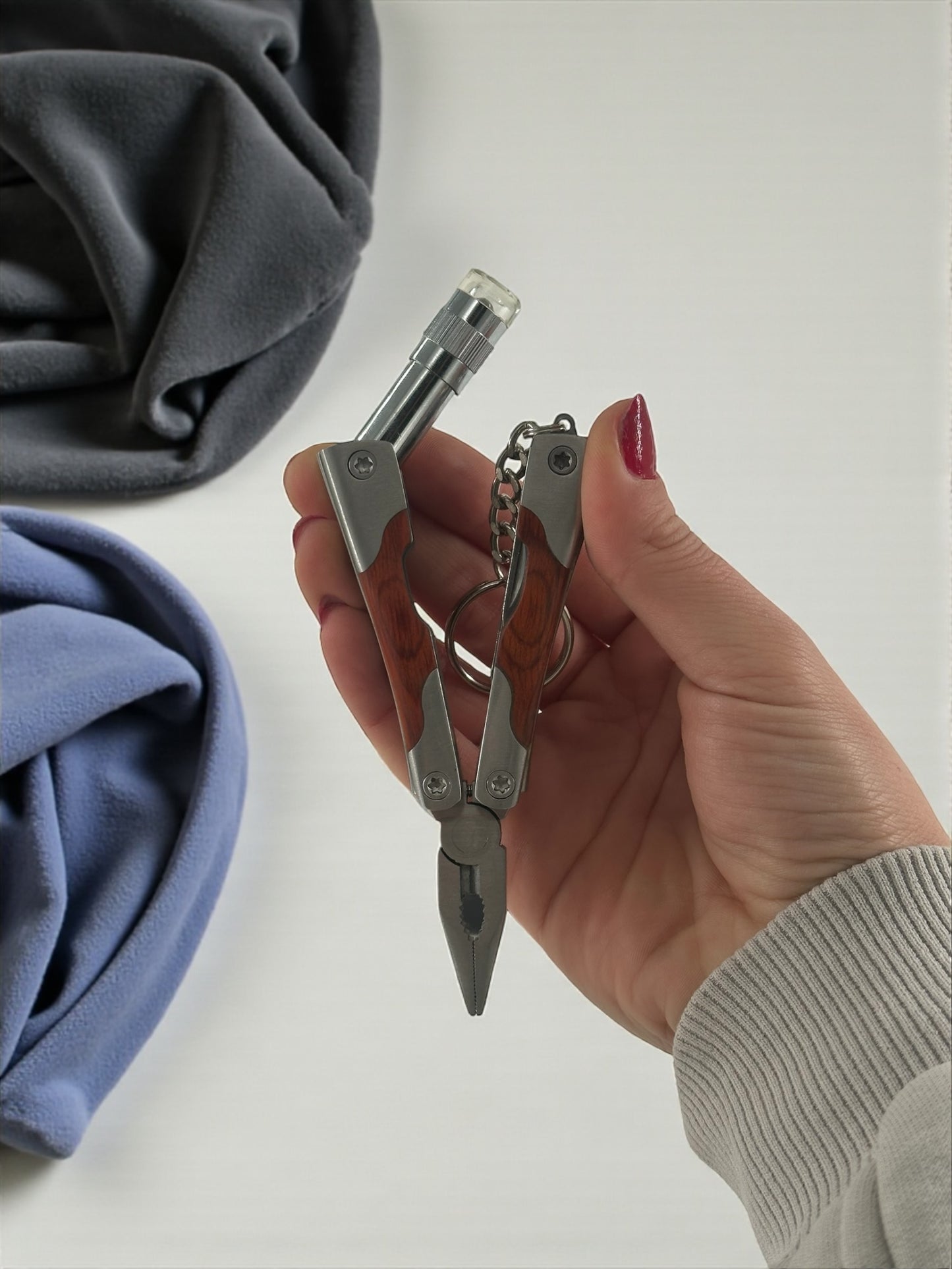 Metal Saplı Mini Çok Fonksiyonlu  Pense Çakı Fenerli Anahtarlık