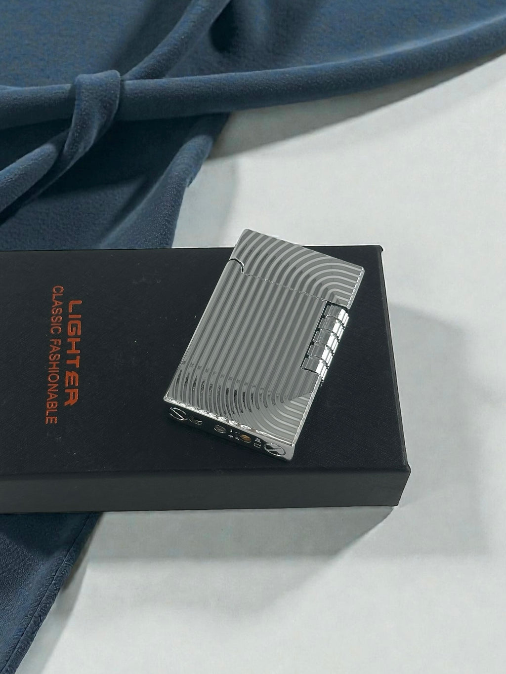 Kendinden Desenli Dupont Model Gazlı Çakmak Gümüş
