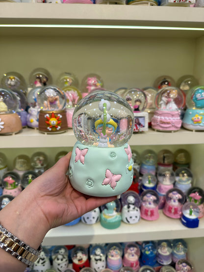 Büyük Boy Kar Küresi