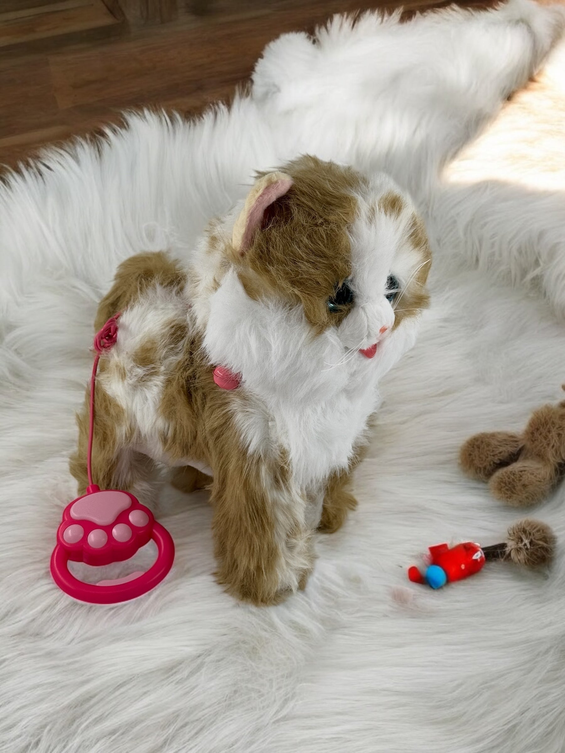 Yürüyen Hareketli Tasmalı Peluş Köpek