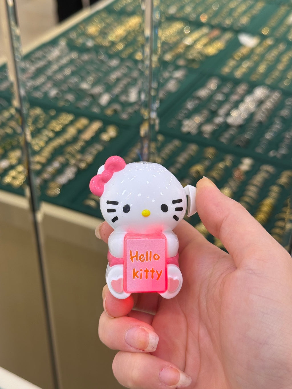 Hello Kitty Işıklı Gazlı Çakmak