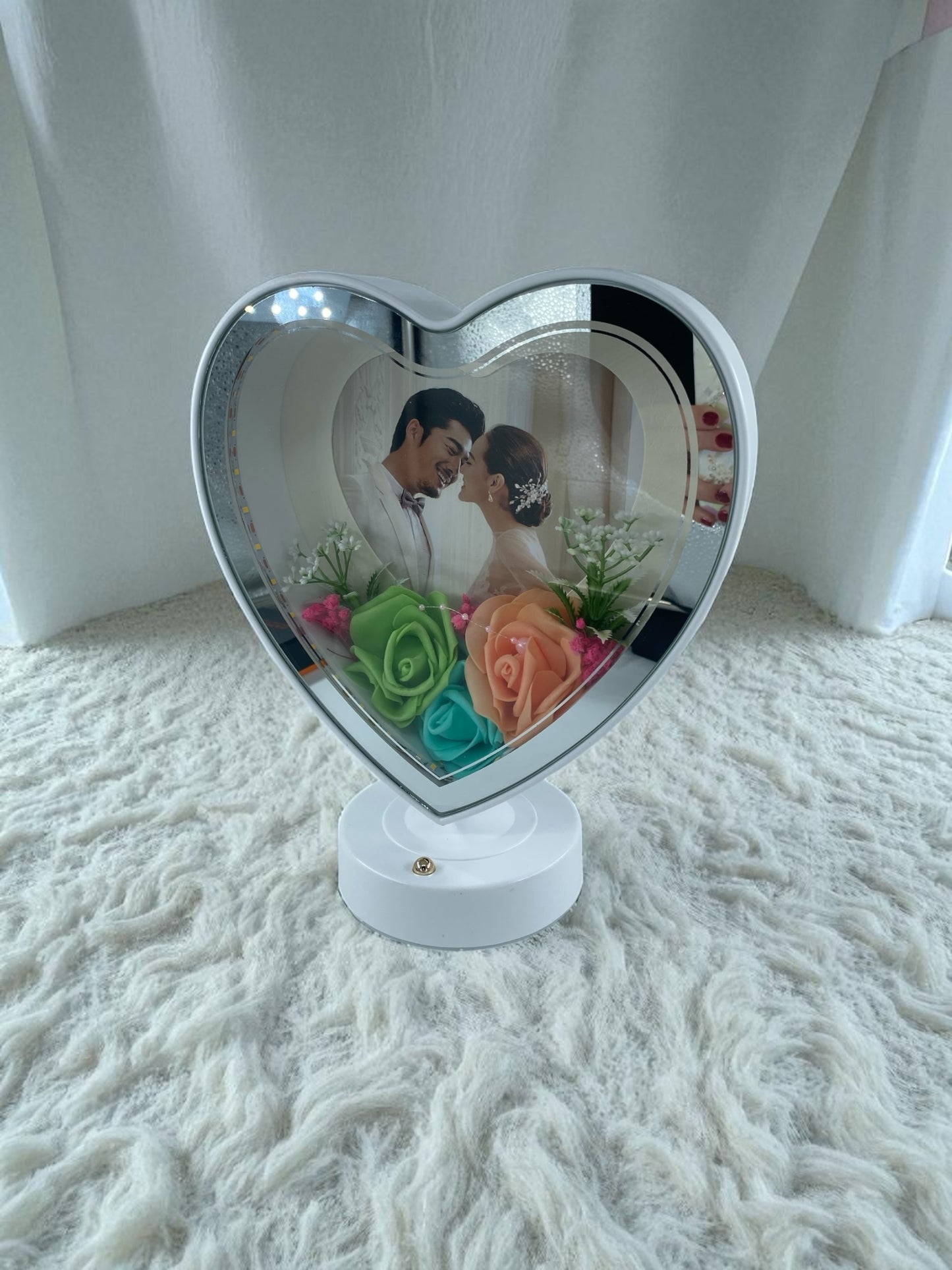 Işıklı Çiçekli Kalp Fotoğraf Çerçevesi