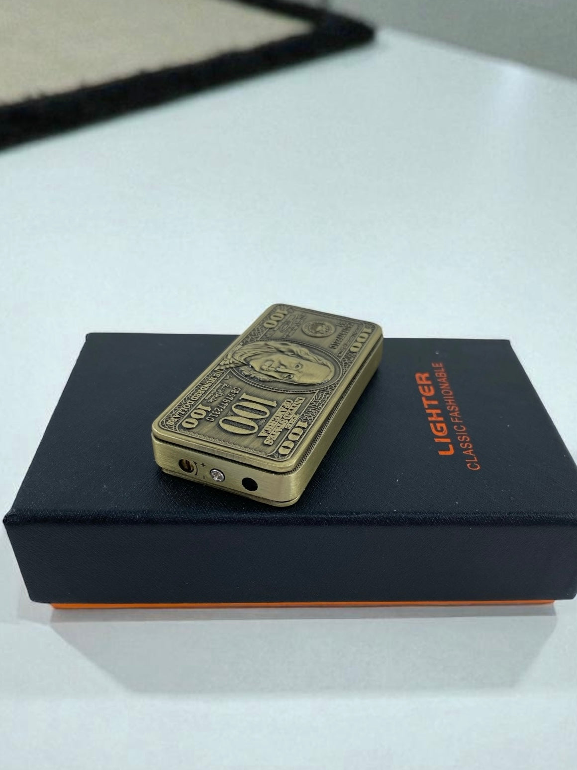 Dolar Şeklinde Renkli Alevli Çakmak