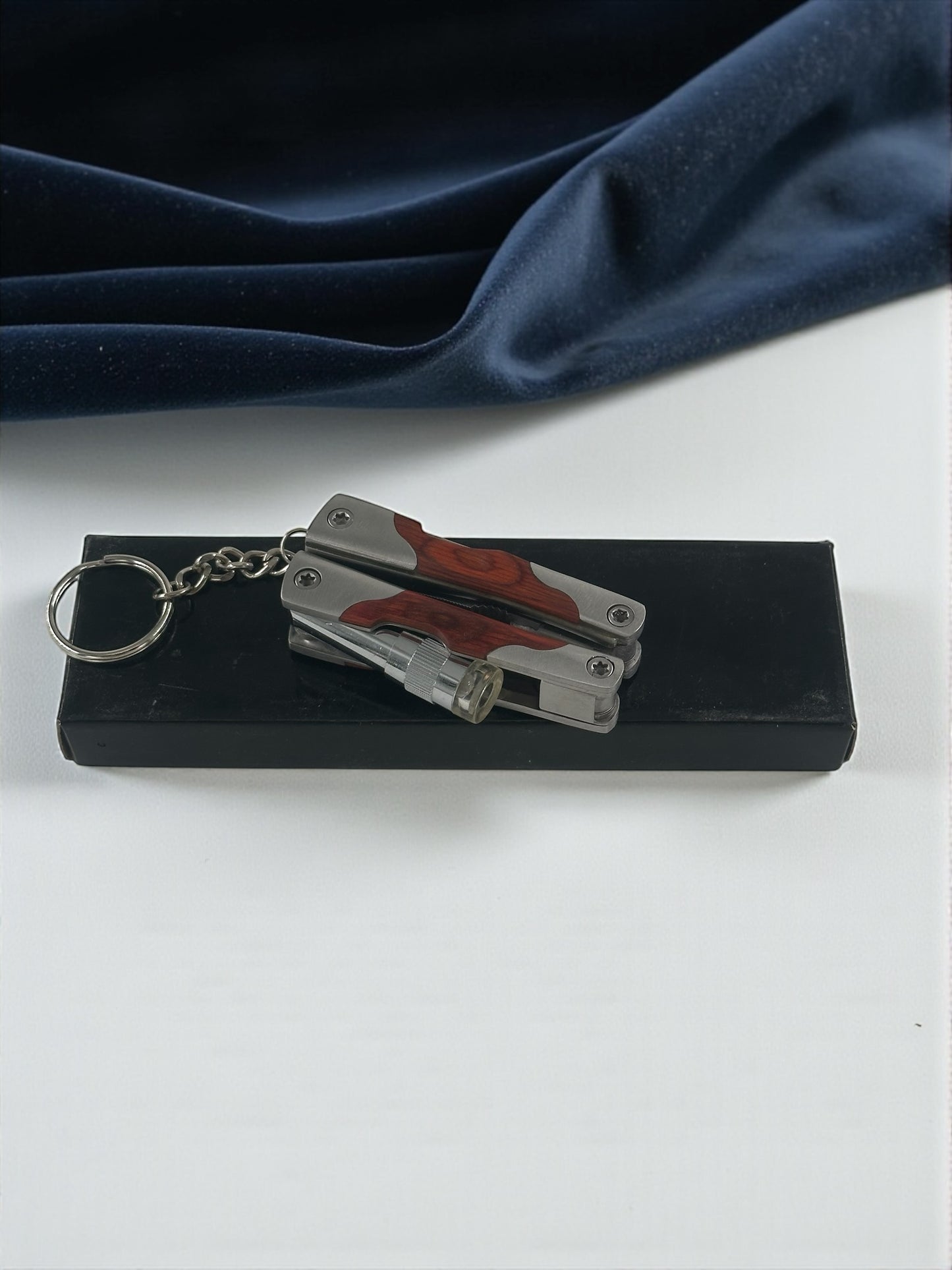 Metal Saplı Mini Çok Fonksiyonlu  Pense Çakı Fenerli Anahtarlık