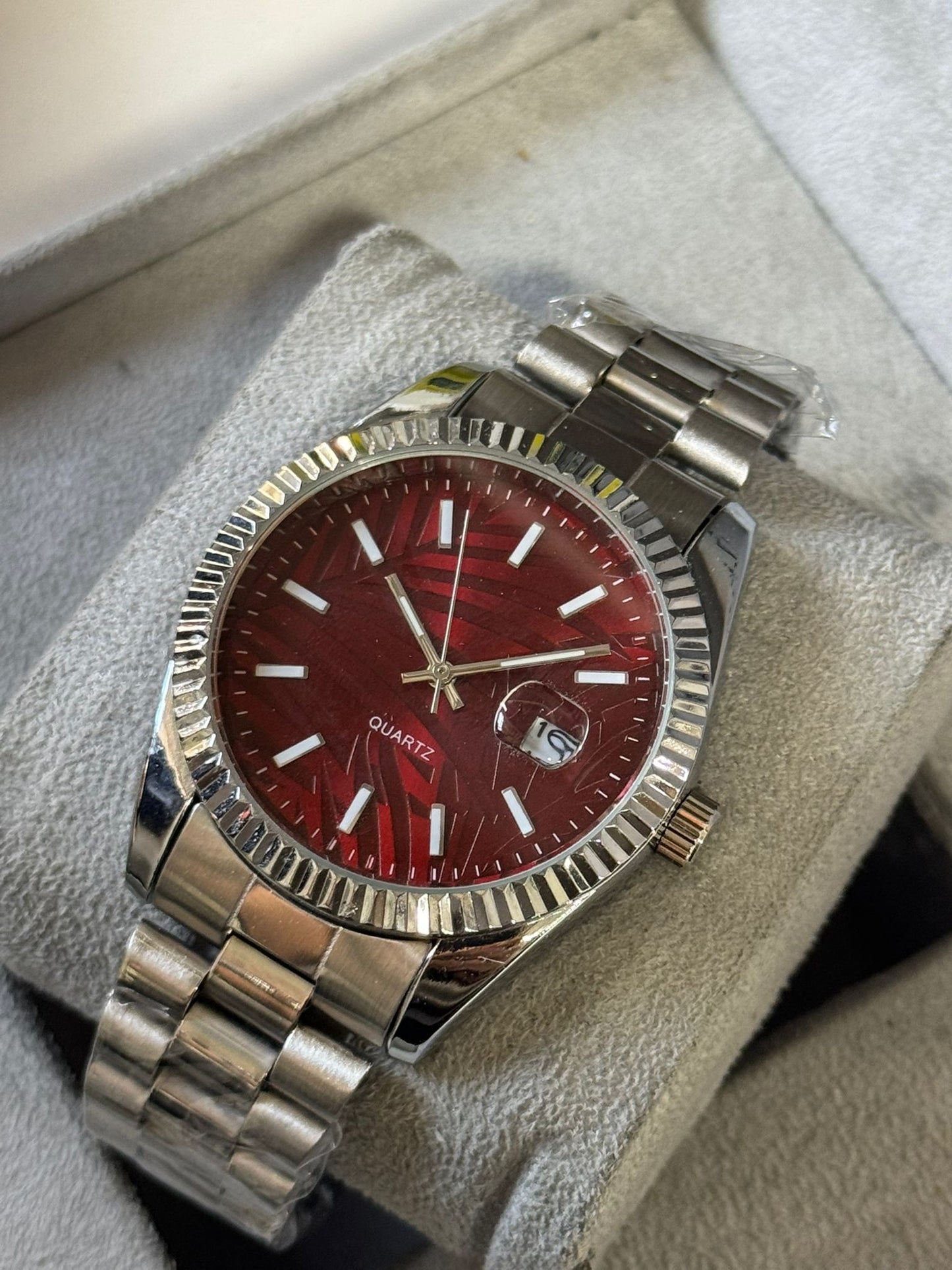 Kişiye Özel Kordonu İsim Yazılır Çelik Saat Bordo Gümüş