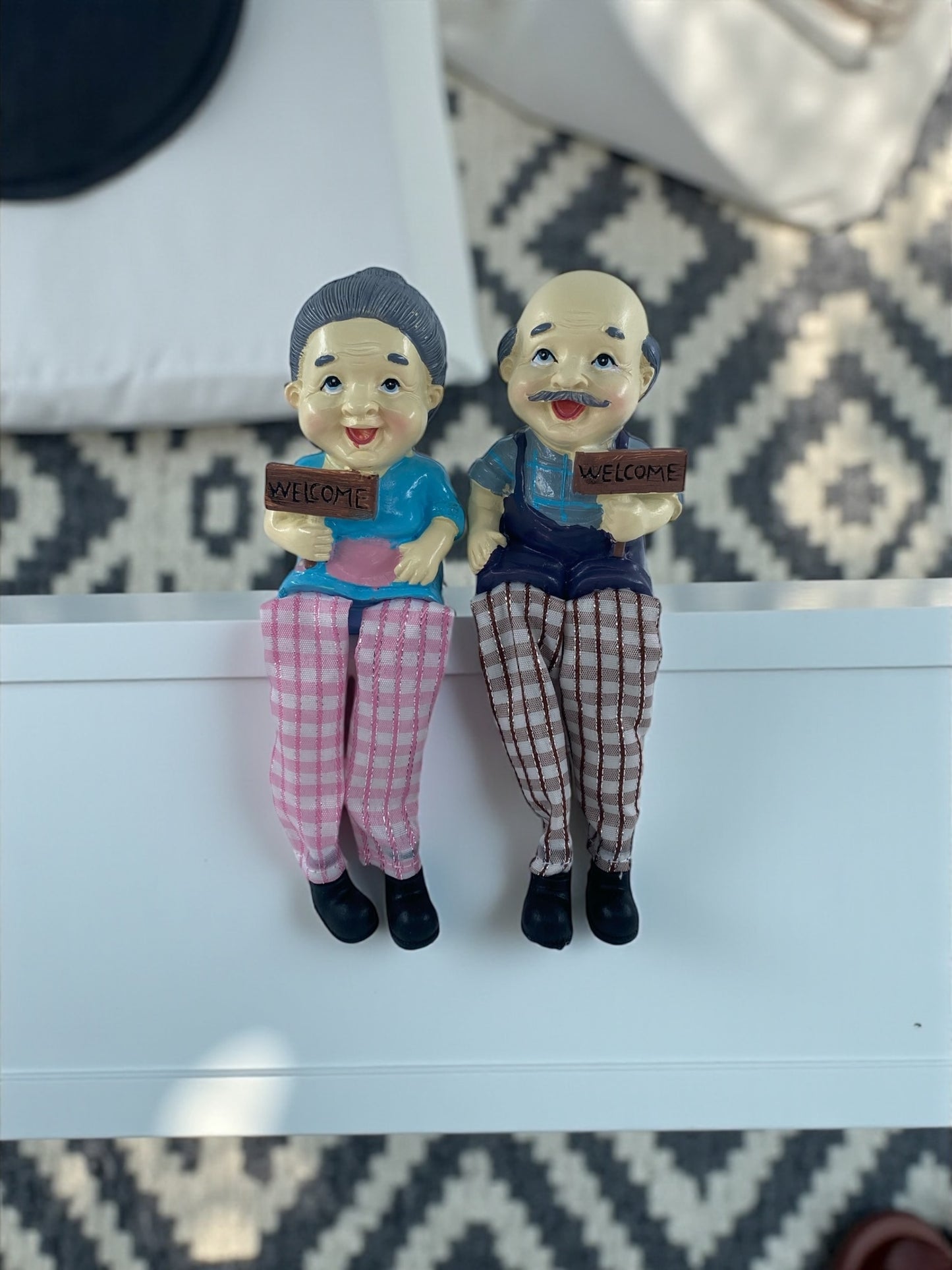 Paçaları Sallanan Dede Nine Çifti