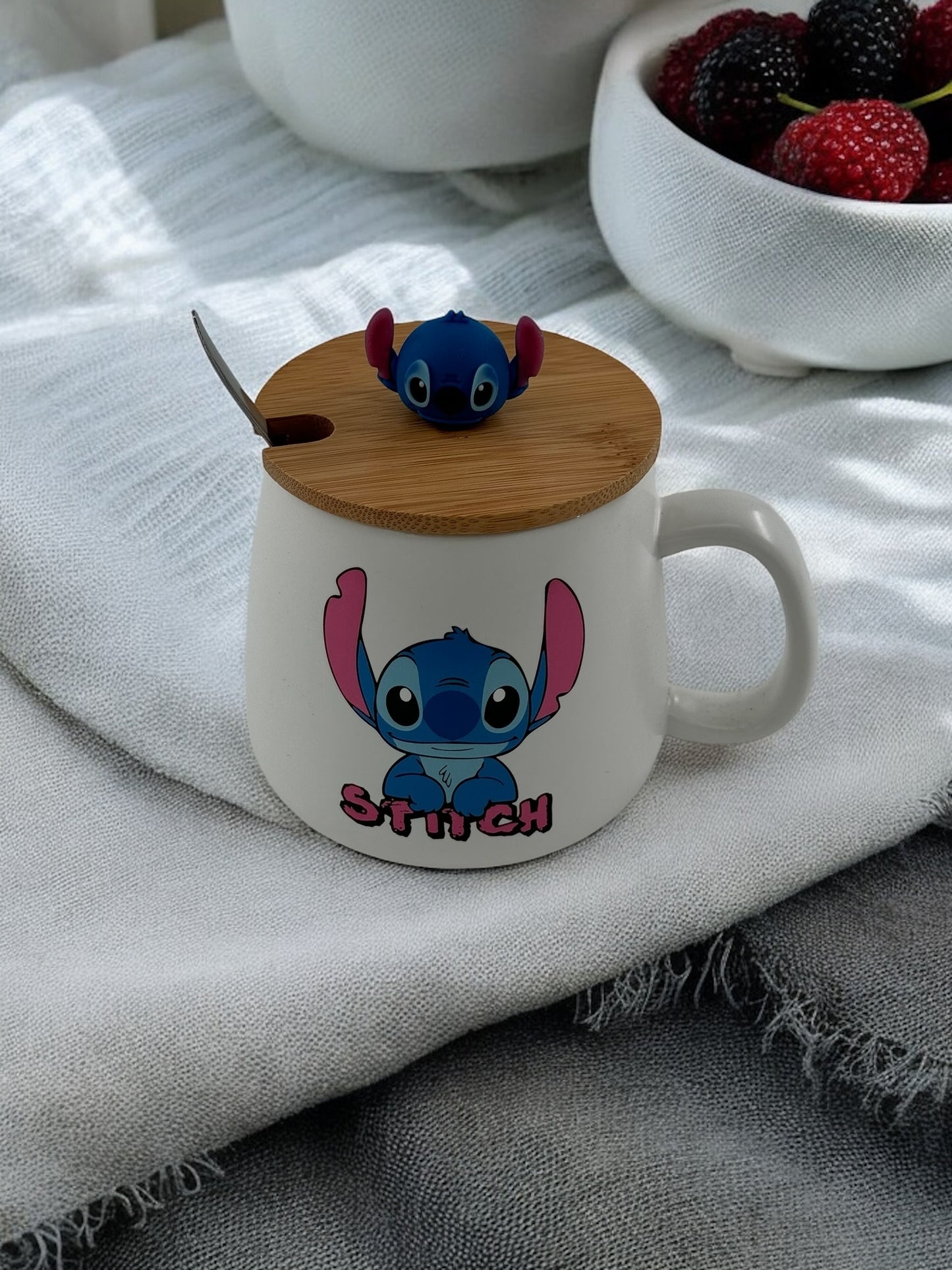 Stitch Tasarımlı Bambu Kapaklı Kupa Bardak