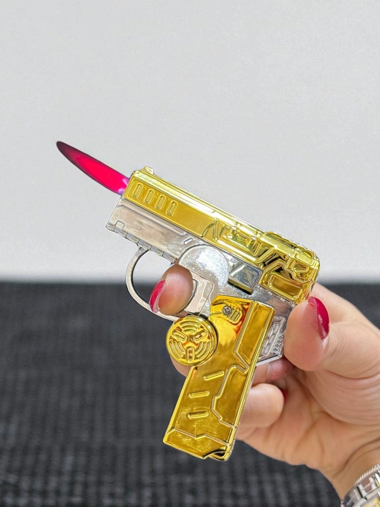 Stres Çarkı Renkli Alevli Tabanca Çakmak 6282