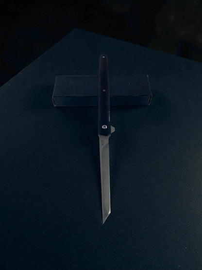 Zarif Gövdeli Uzun Bıçaklı Siyah Metal Katlanır Çakı