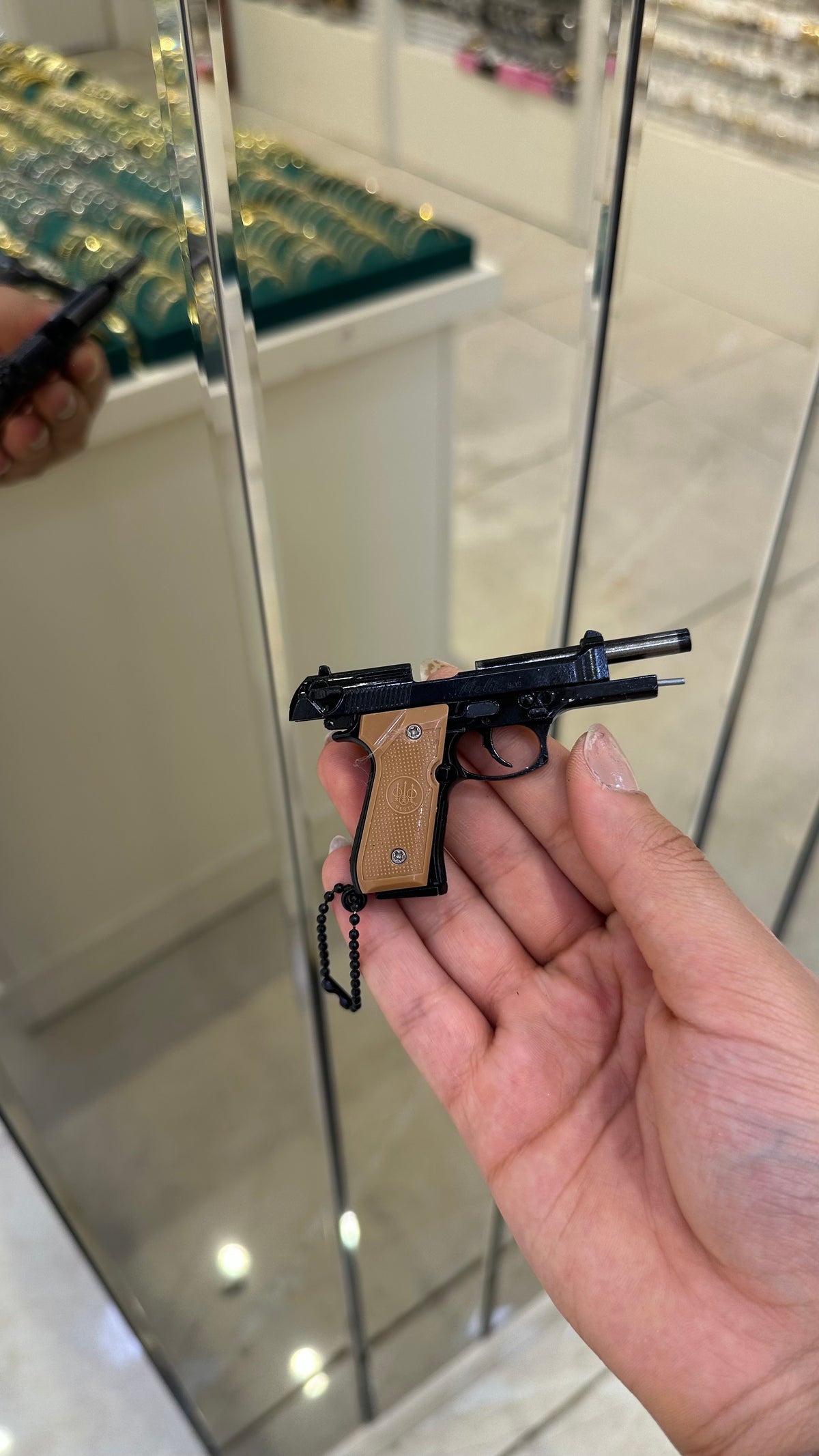 Beretta 9×19 Tabanca Gerçekçi Sökülebilir ve Kurulabilir Metal Anahtarlık