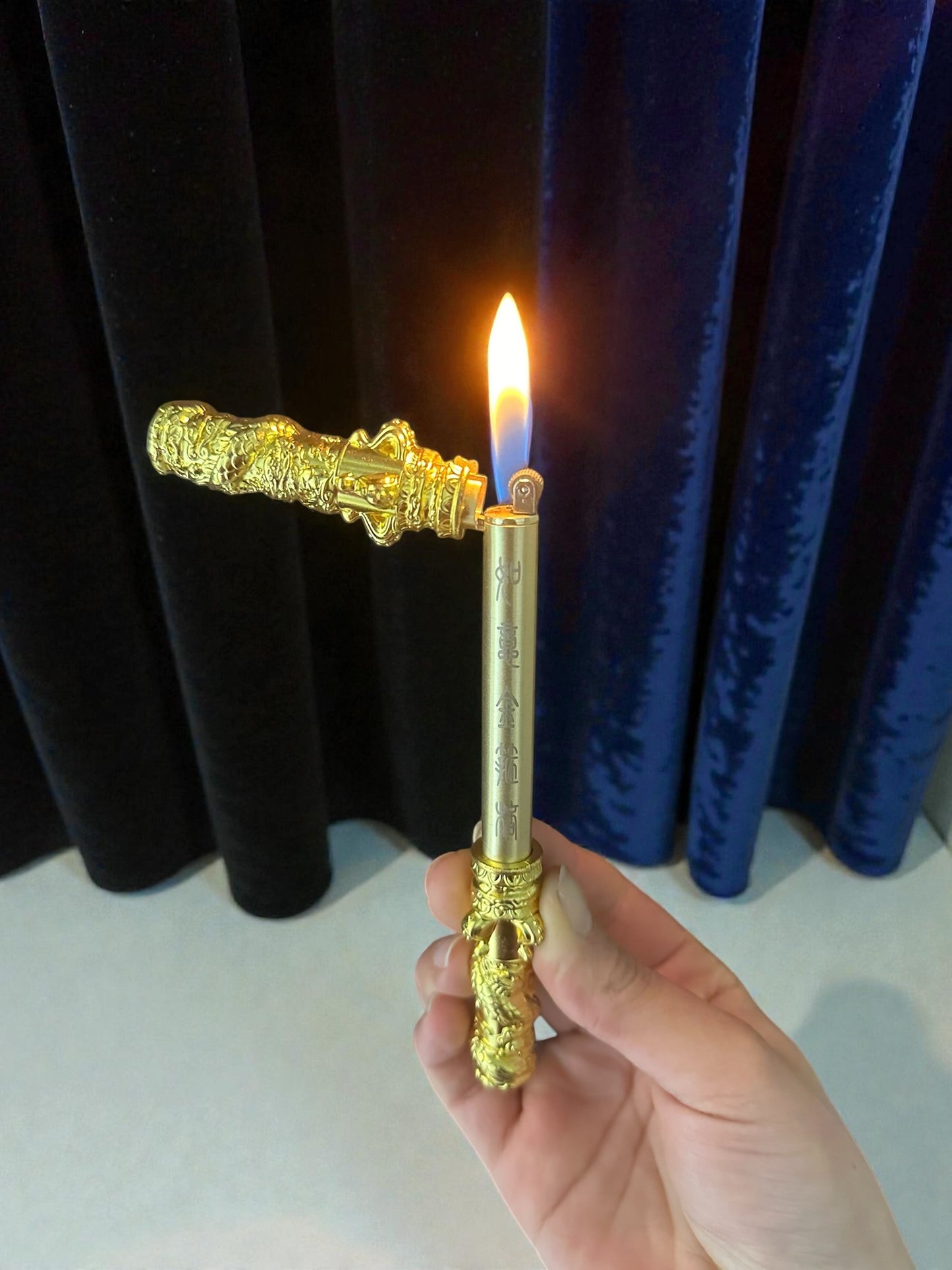 Kabartmalı Ejderha Figürlü Gazlı Çakmak