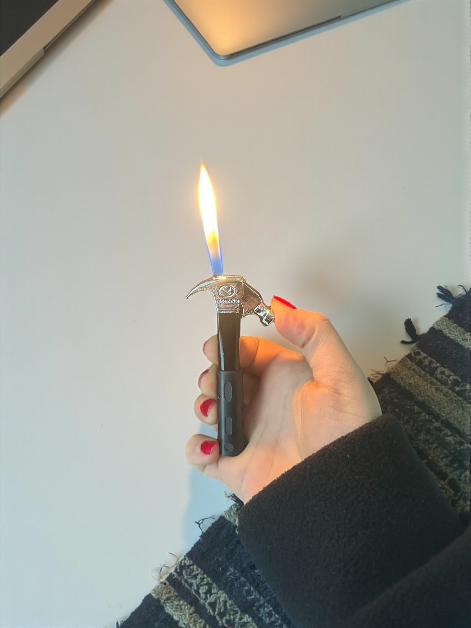 Balta Şeklinde Çakmak
