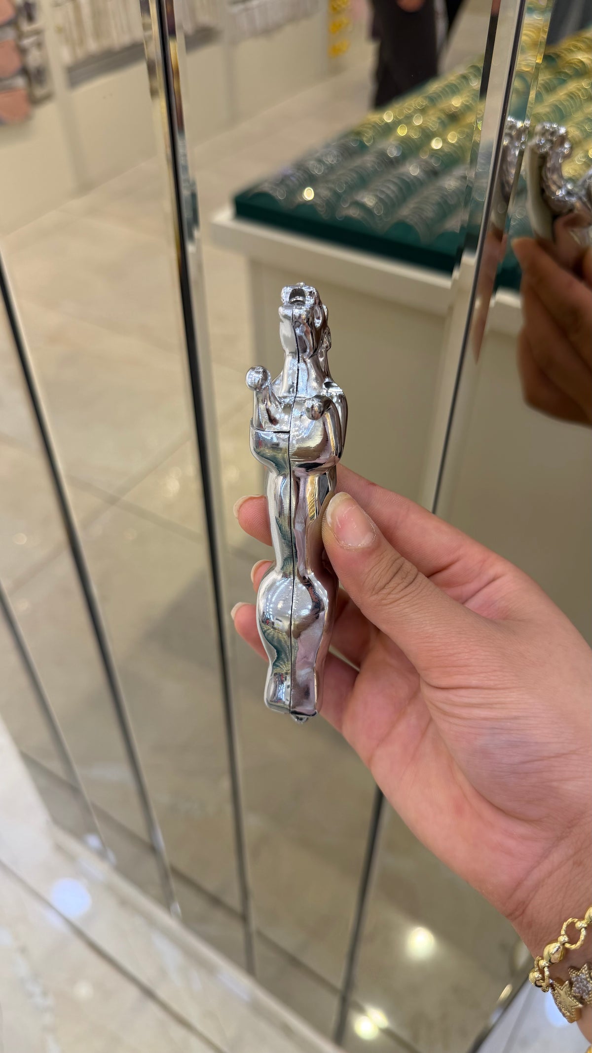 Jaguar Şeklinde Çakmak