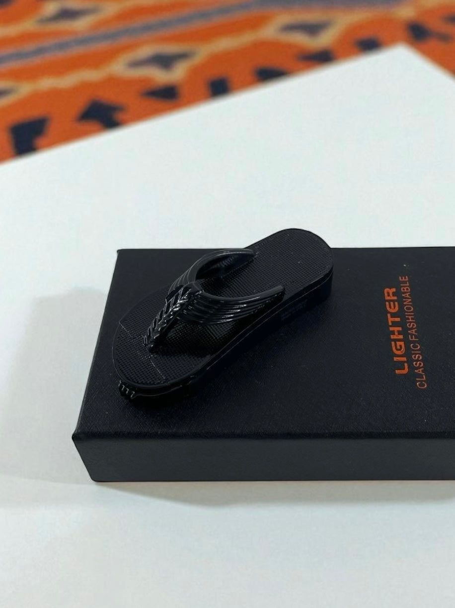 Parmak Arası Terlik Şeklinde Çakmak