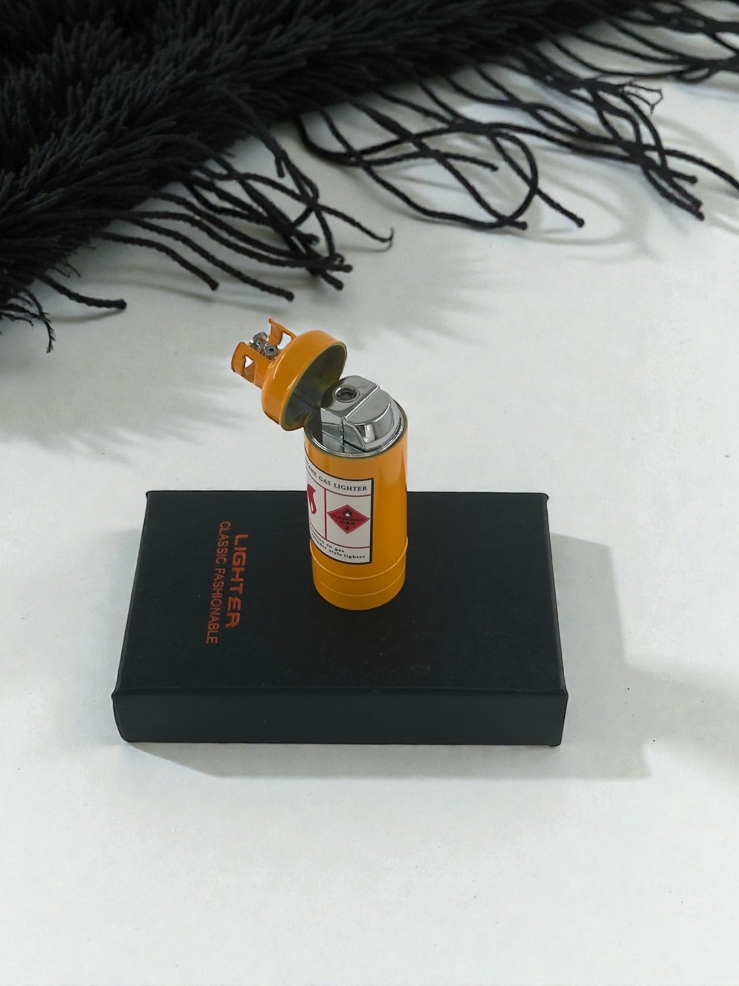 Tüp Şeklinde Renkli Alevli Çakmak