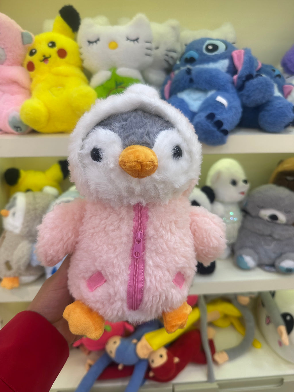 Üşüyen Kıyafetli Penguen Peluş