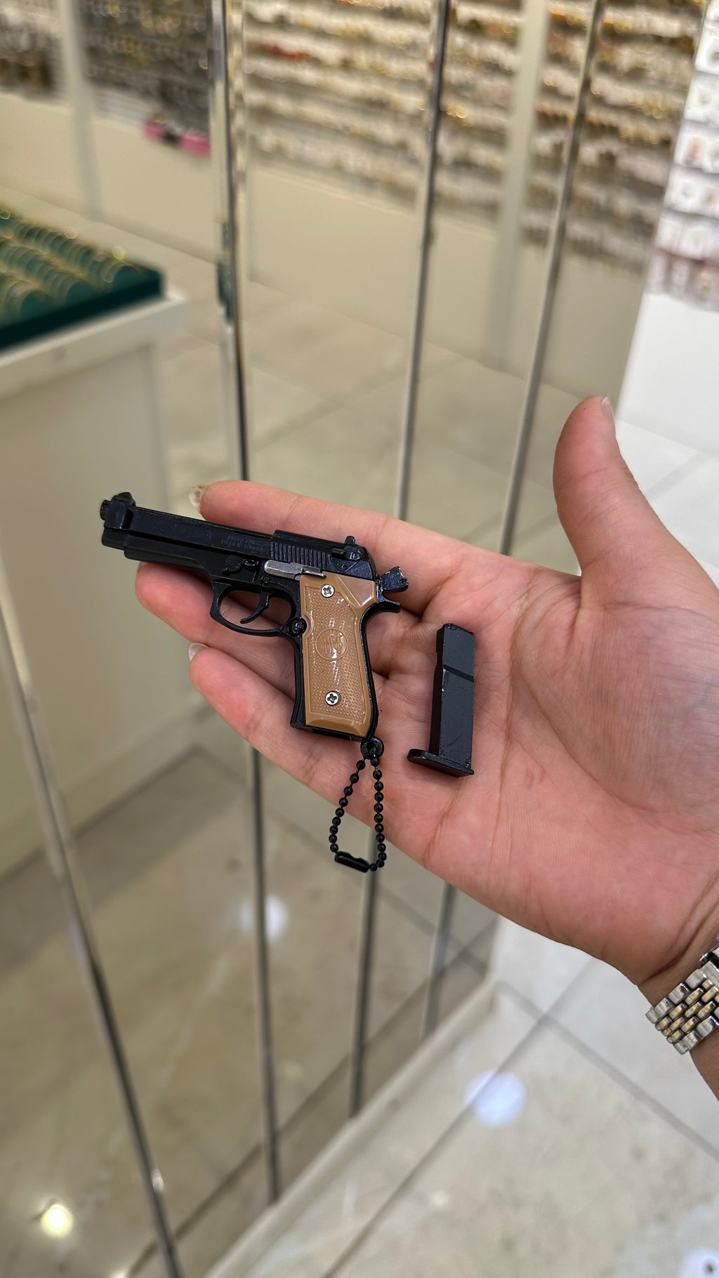 Beretta 9×19 Tabanca Gerçekçi Sökülebilir ve Kurulabilir Metal Anahtarlık