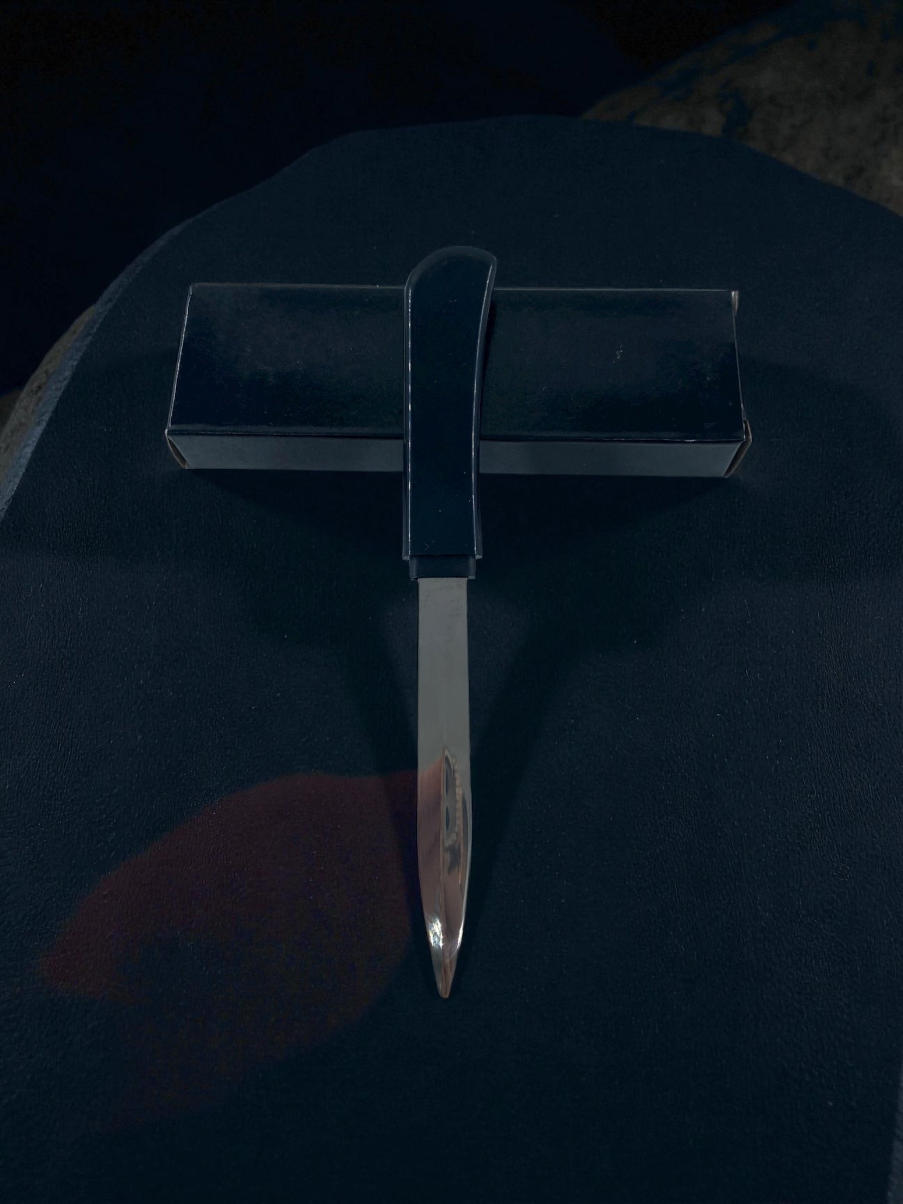 Tarak Görünümlü Gizli Bıçak – Kamufle Edilebilir Savunma Çakısı 1444