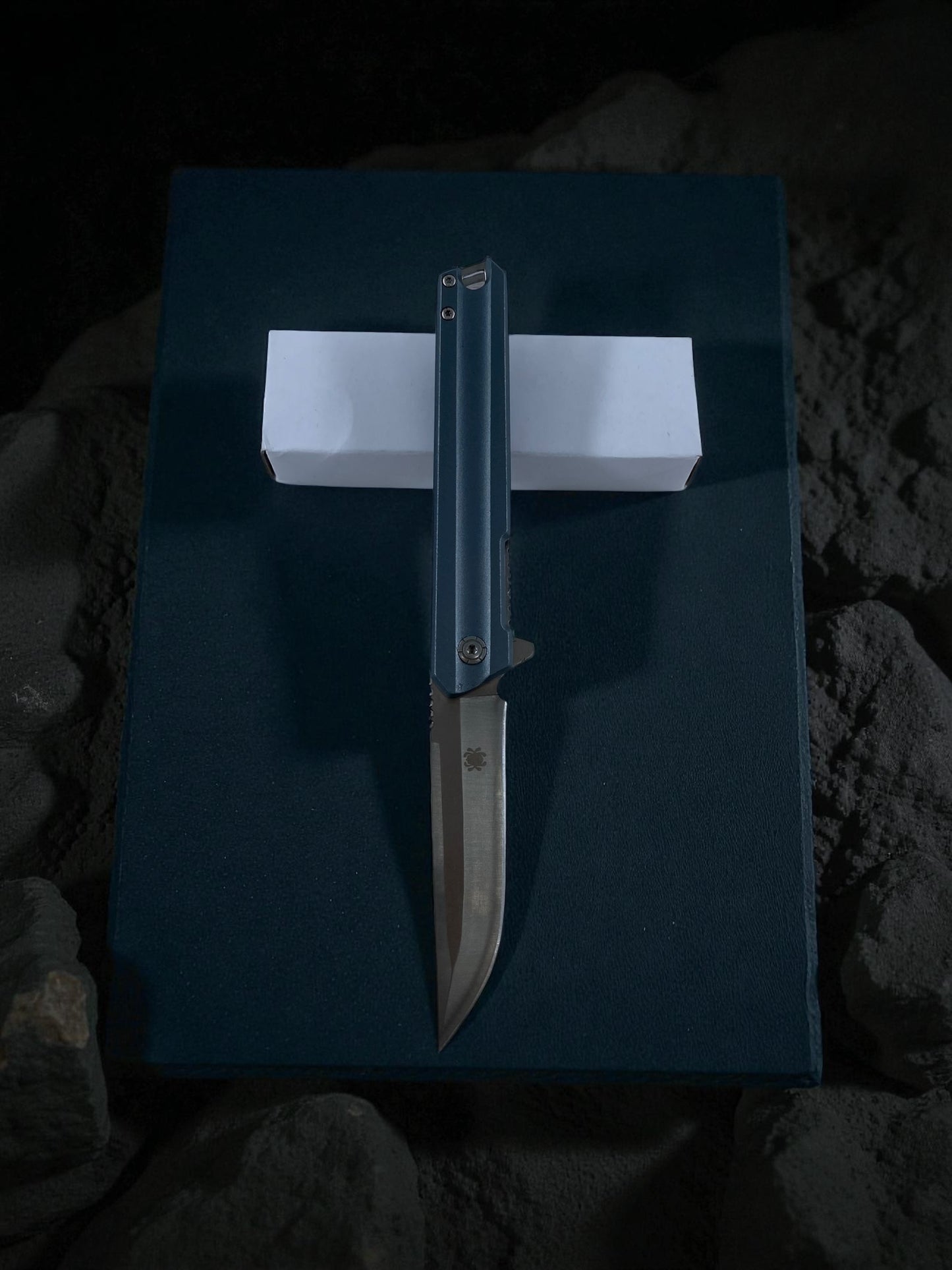 Yarı Otomatik D2 Çelik Taktik Katlanır Çakı