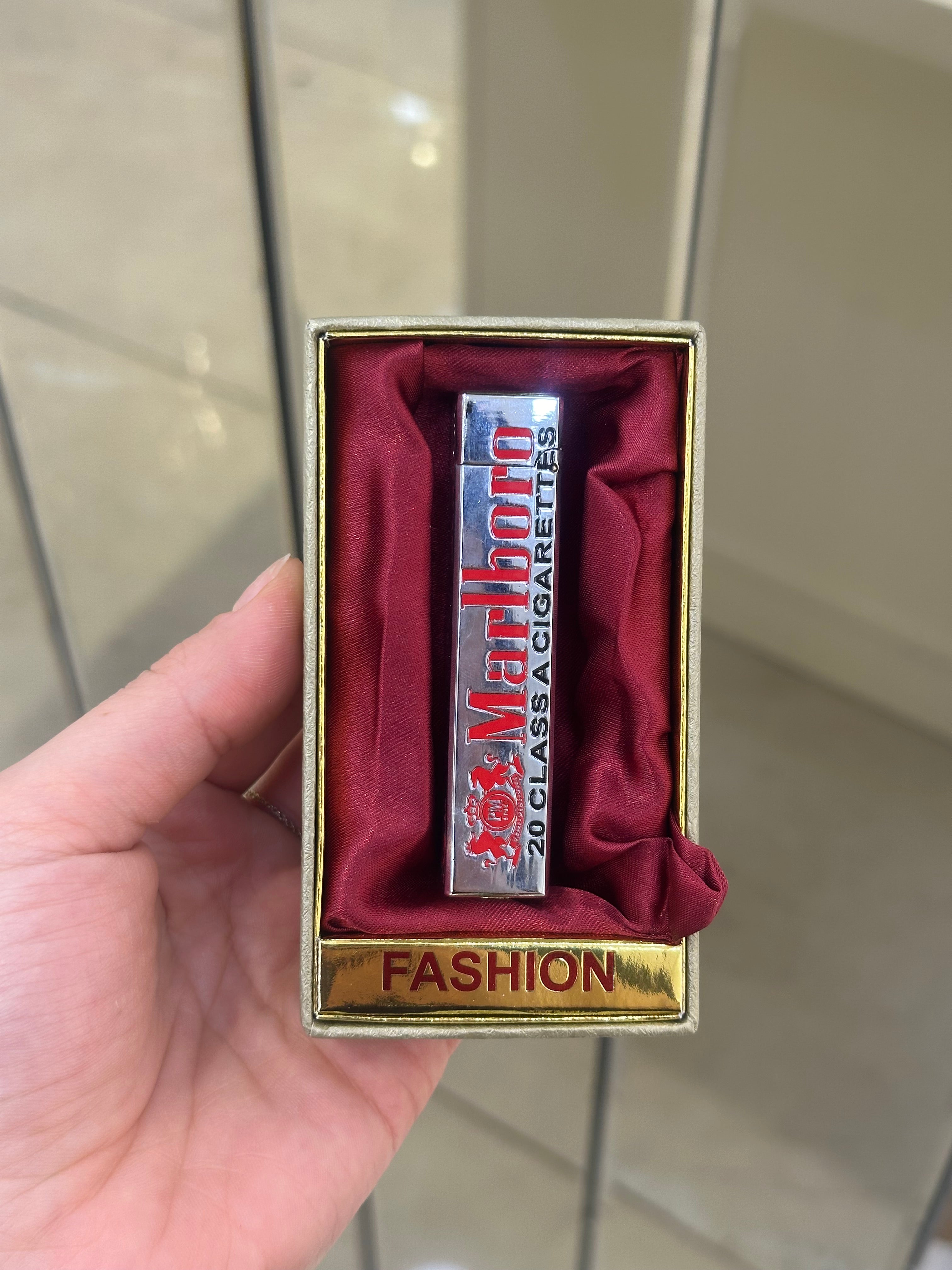 Marlboro Baskılı Lüx Benzinli Çakmak