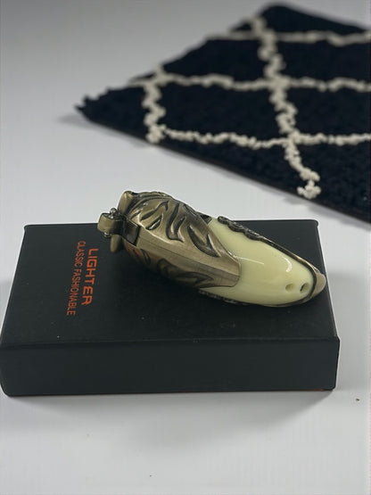 Kaplan Pençesi Şeklinde Işıklı Renkli Alevli Çakmak