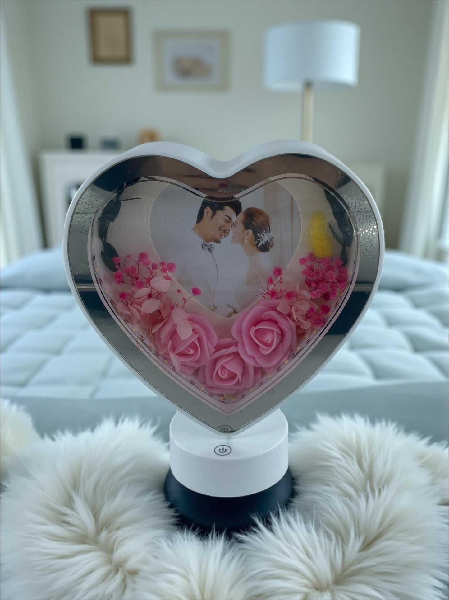 Işıklı Çiçekli Kalp Fotoğraf Çerçevesi