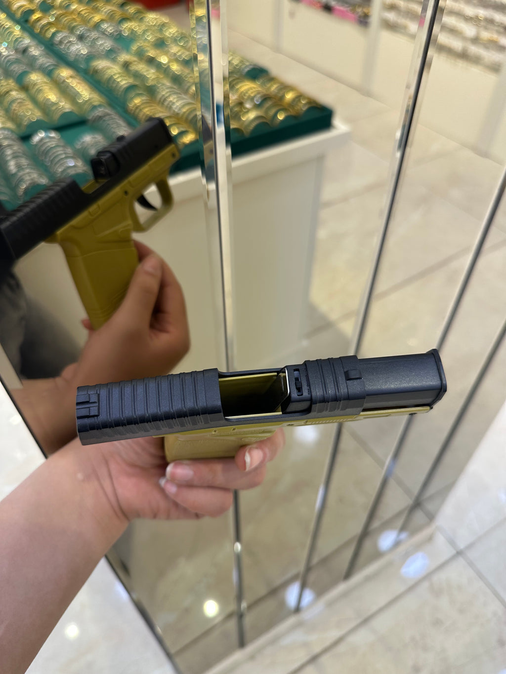 Tabanca Şeklinde Sigara Tabakası 8712