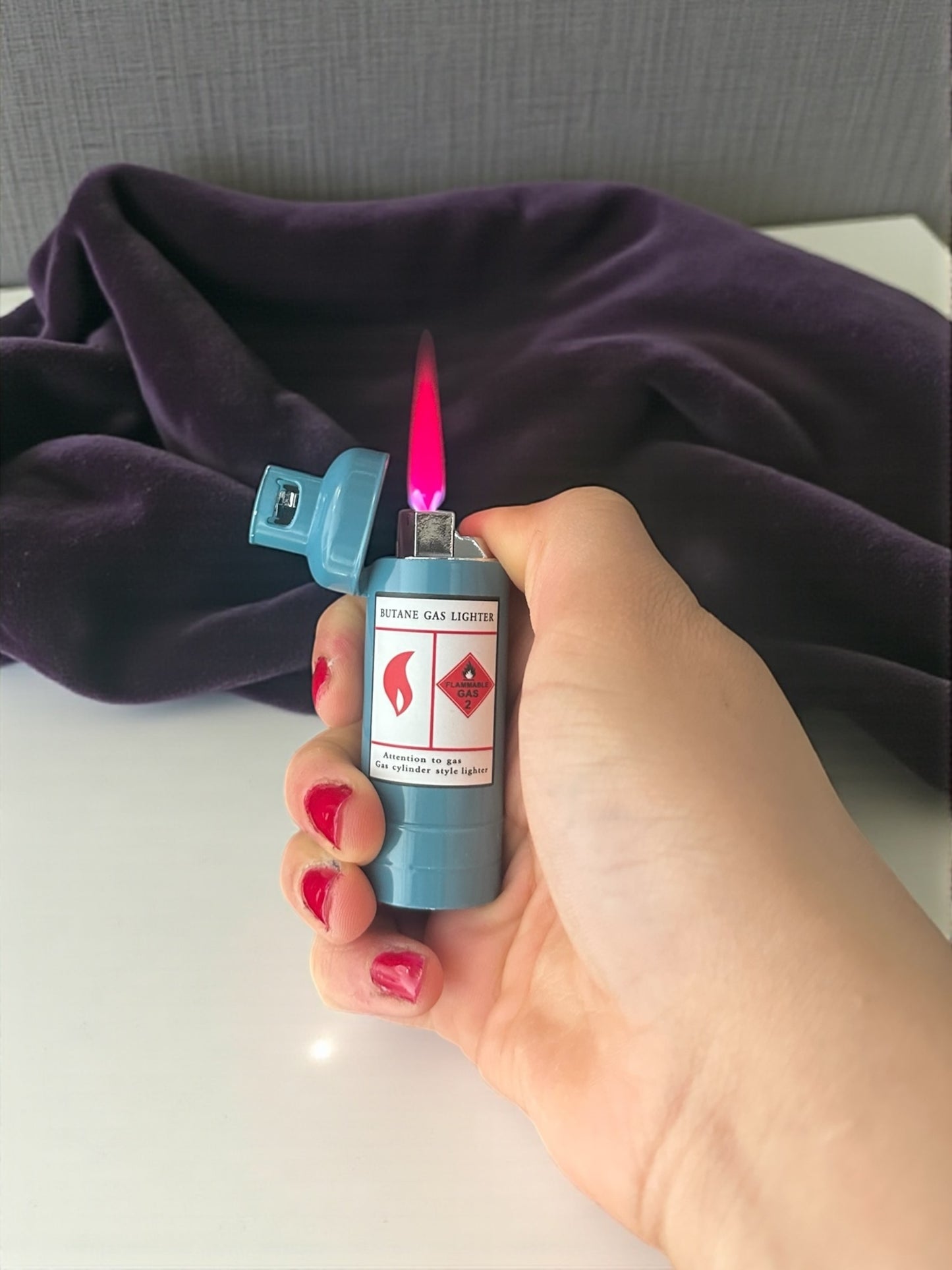 Tüp Şeklinde Renkli Alevli Pürmüzlü Çakmak