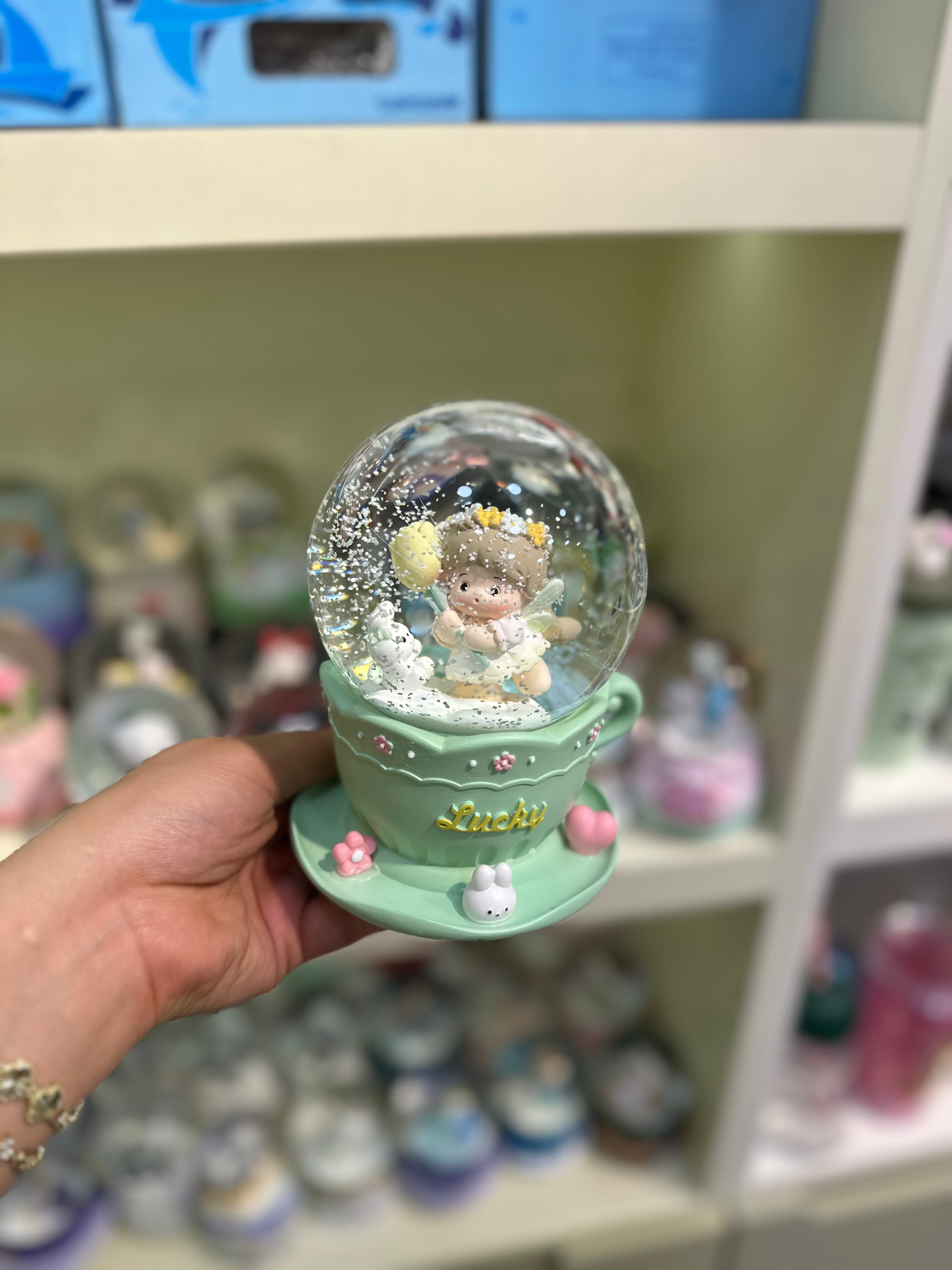 Fincan Şeklinde Prenses Temalı Büyük Boy Kar Küresi