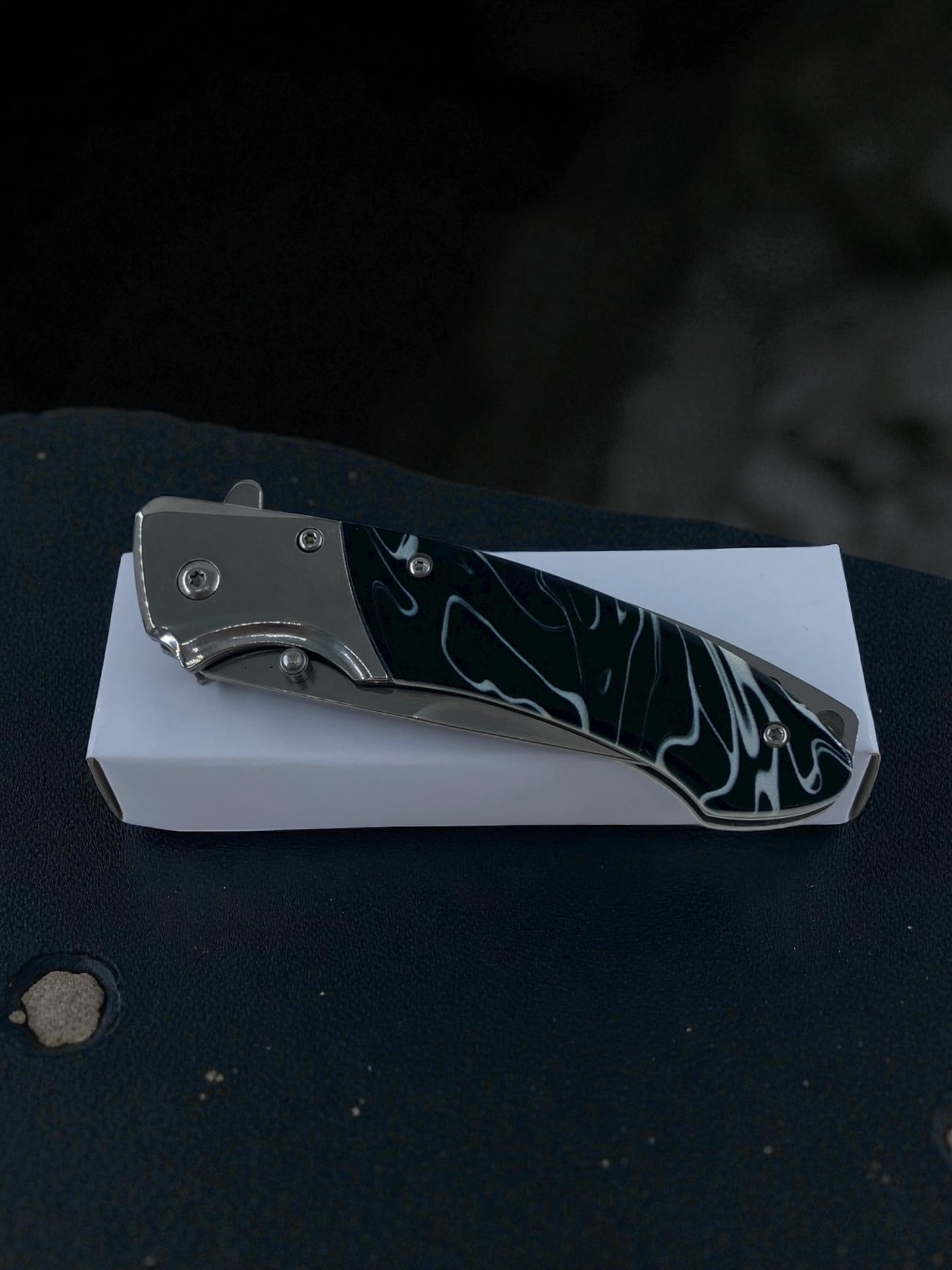 Desenli Siyah Ruh Çakı