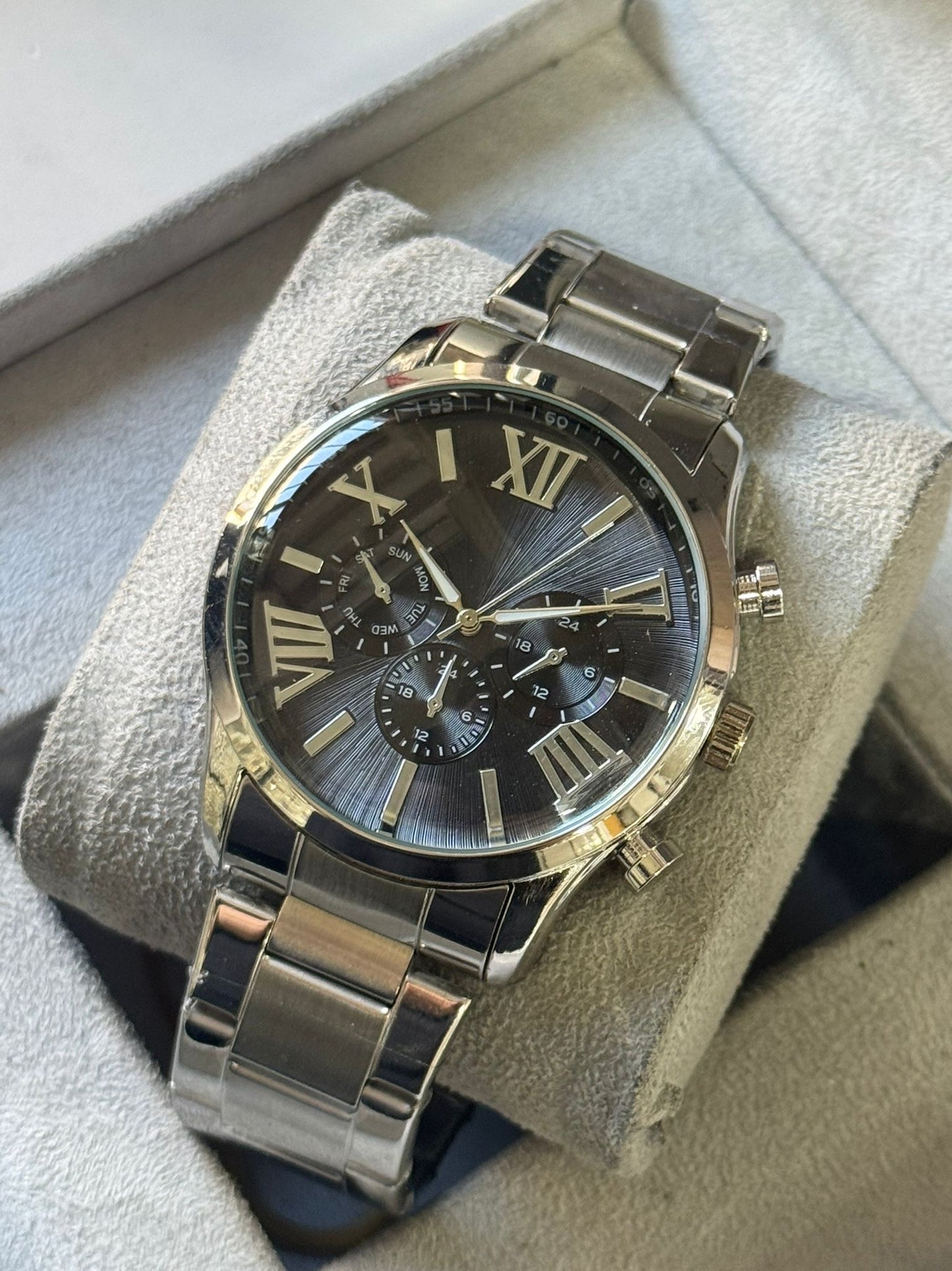 Kişiye Özel Kordonu İsim Yazılır Çelik Saat Gri Gümüş