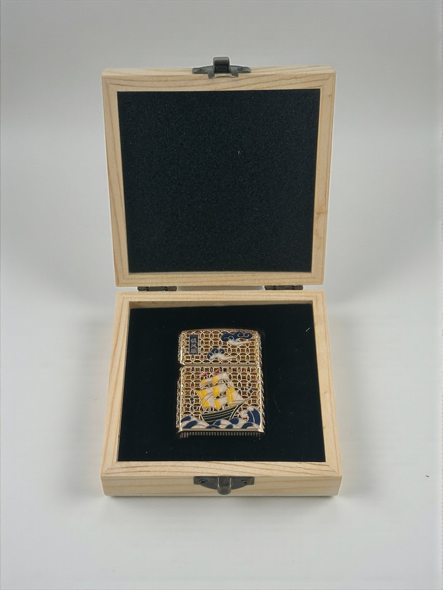 Chief İşlemeli Lüx Benzinli Çakmak