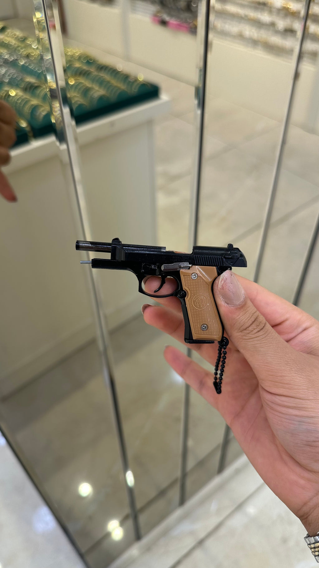 Beretta 9×19 Tabanca Gerçekçi Sökülebilir ve Kurulabilir Metal Anahtarlık