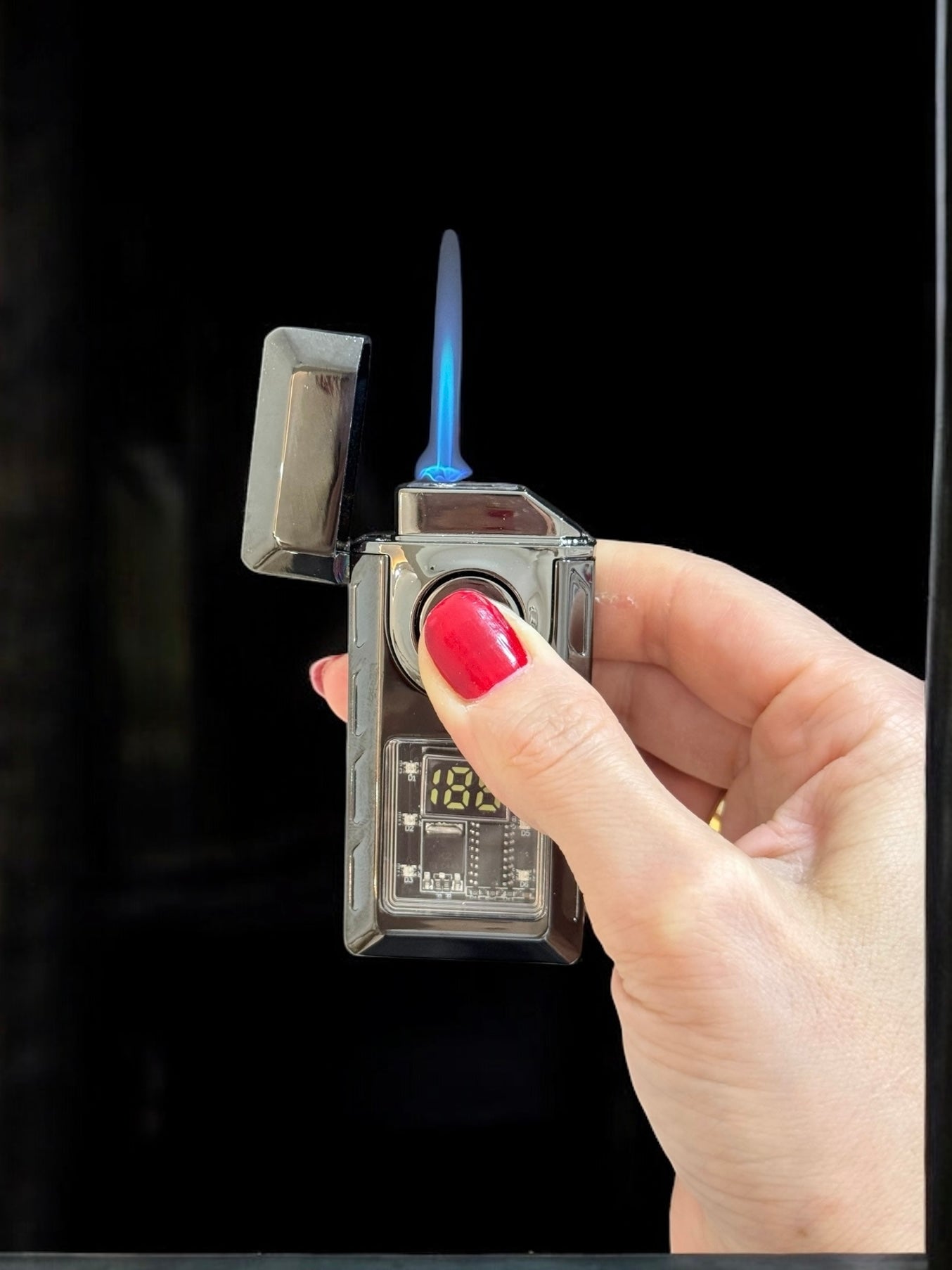 Ses Sensörlü Pil Göstergeli Çakmak 1502