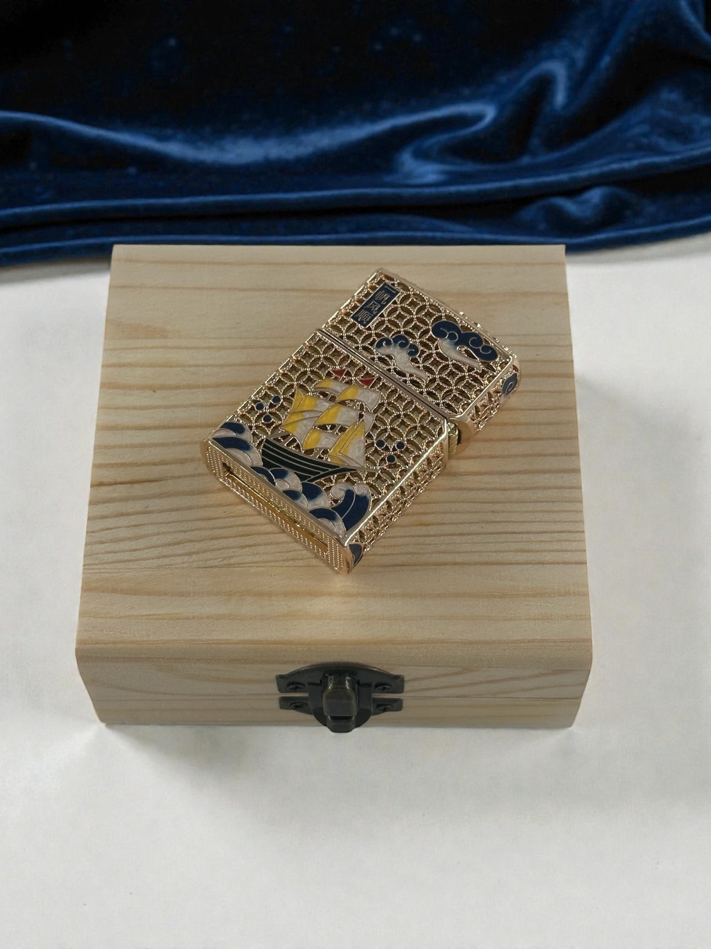 Chief İşlemeli Lüx Benzinli Çakmak