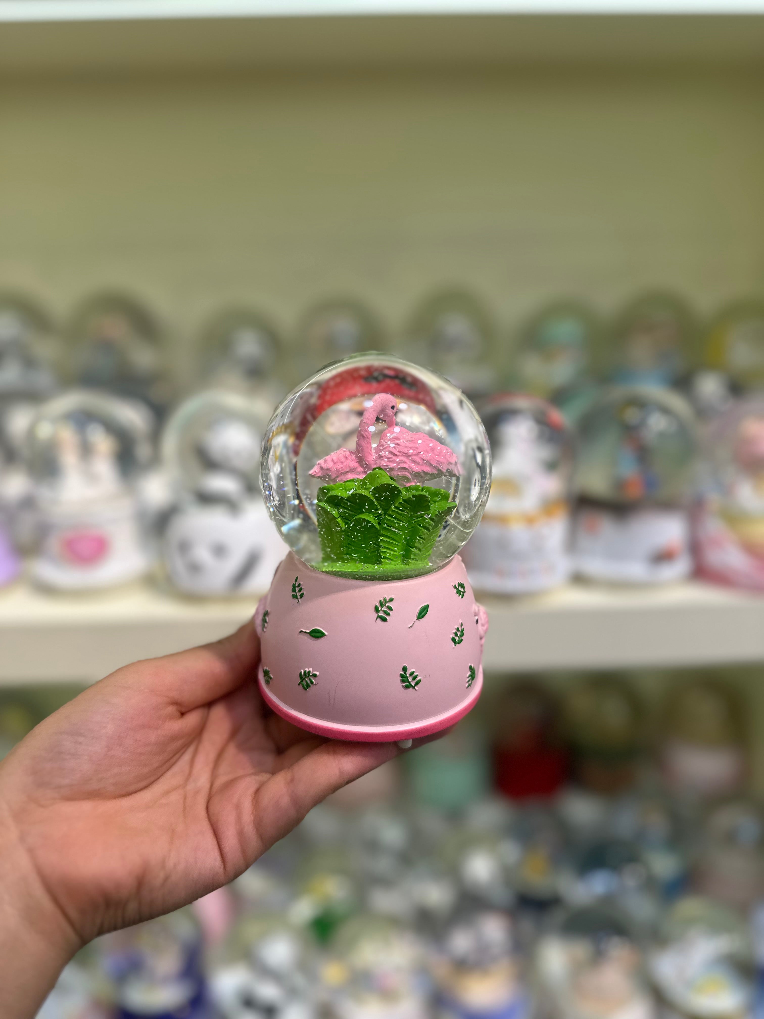 Flamingo Figürlü Orta Boy Kar Küresi
