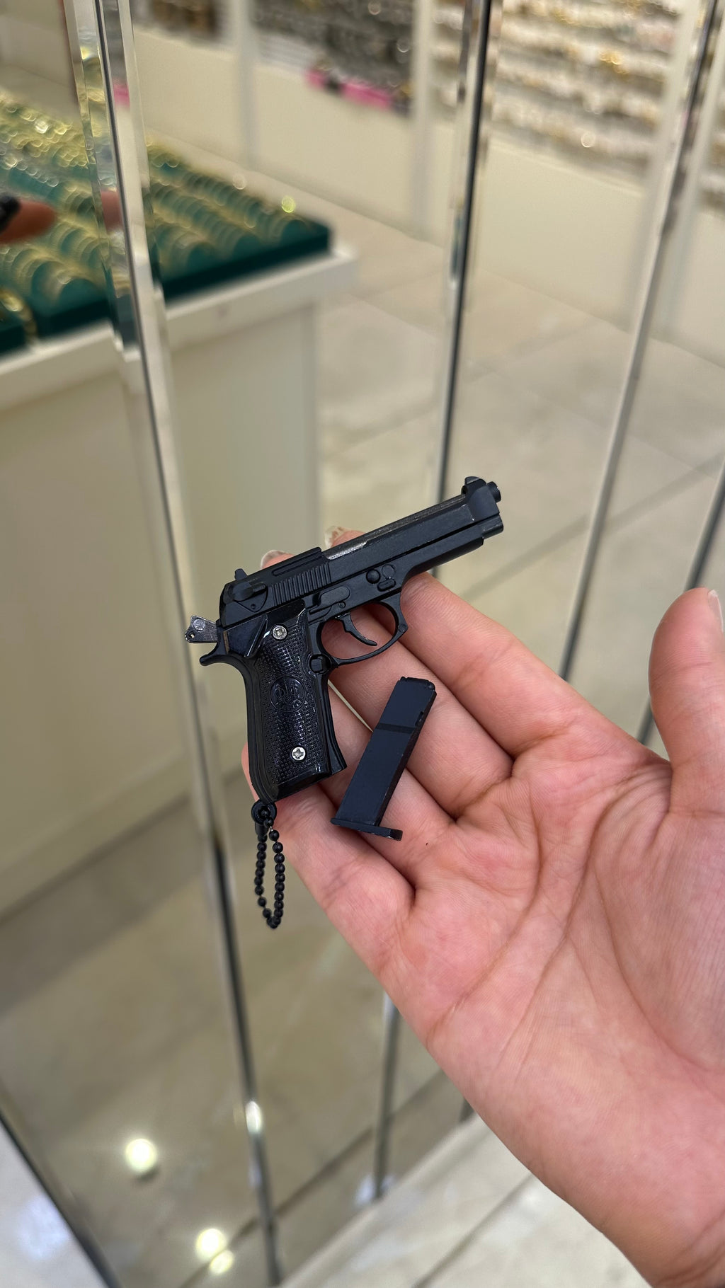 Beretta 9×19 Tabanca Gerçekçi Sökülebilir ve Kurulabilir Metal Anahtarlık