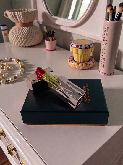 Lux Ruj Tasarımlı Kapaklı Gazlı Çakmak 8718