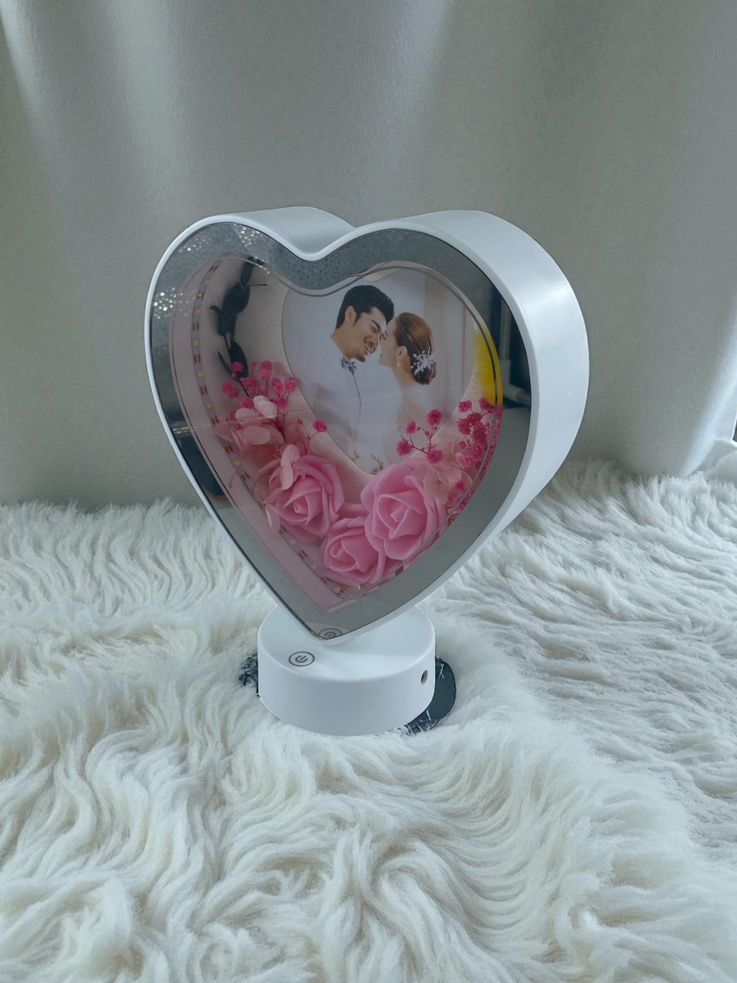 Işıklı Çiçekli Kalp Fotoğraf Çerçevesi