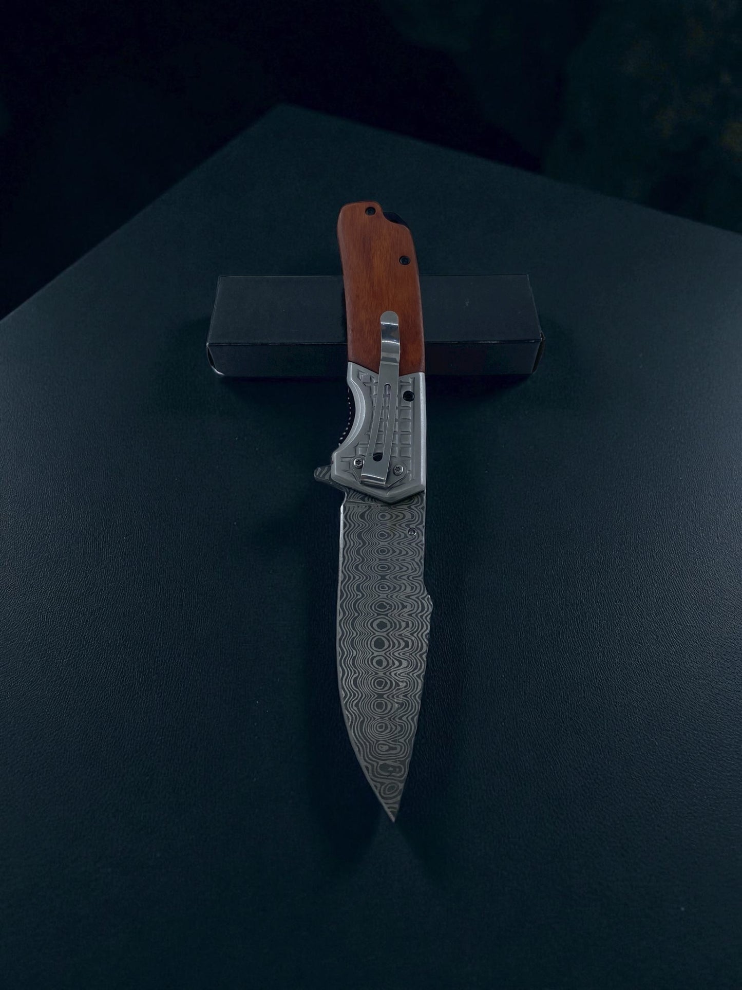 Böker Damascus Desenli Ahşap Gövdeli Katlanır Çakı