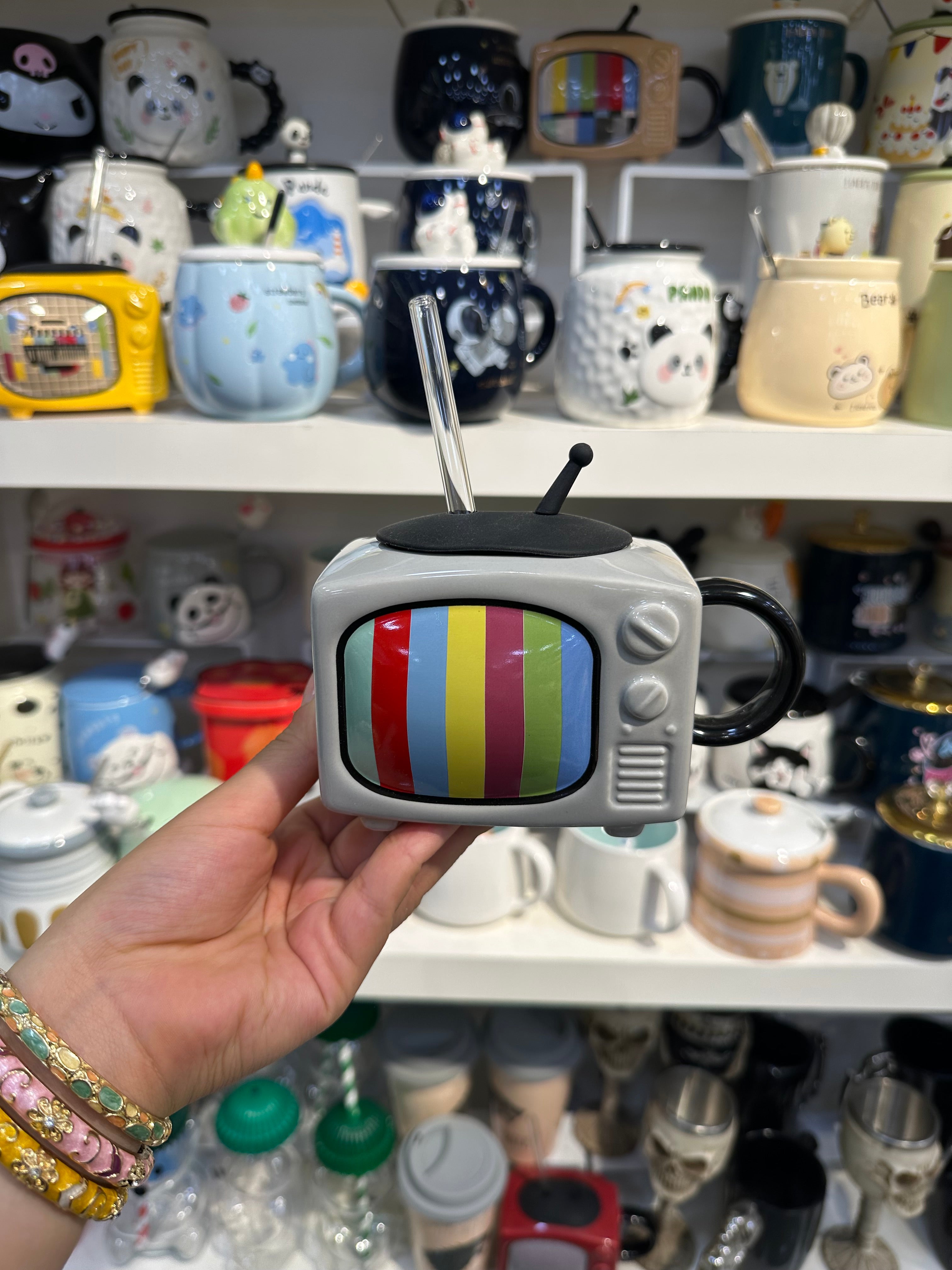 Vintage Televizyon  porselen Kupa