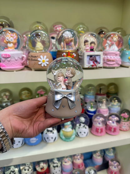 Anime Sevgili Temalı Orta Boy Kar Küresi