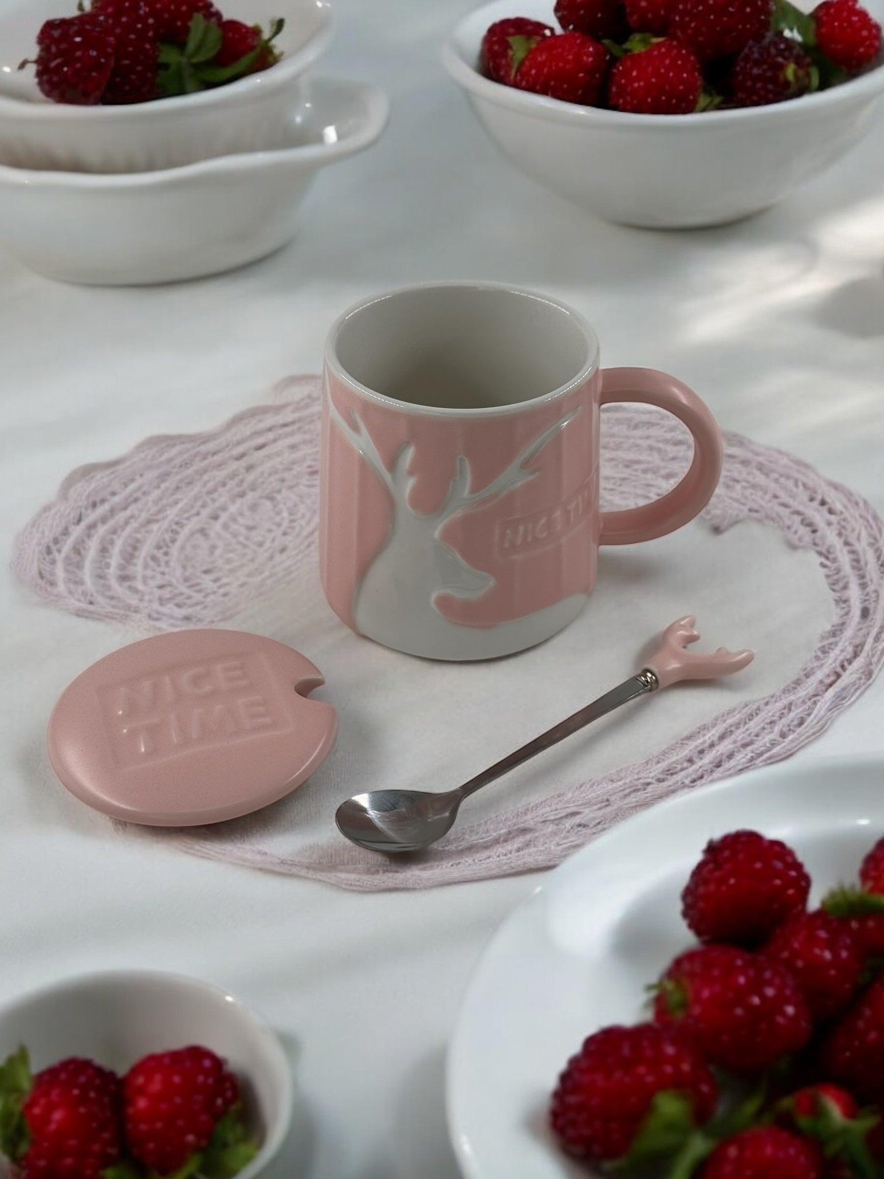 Geyik Tasarımlı Porselen Kupa 2-371