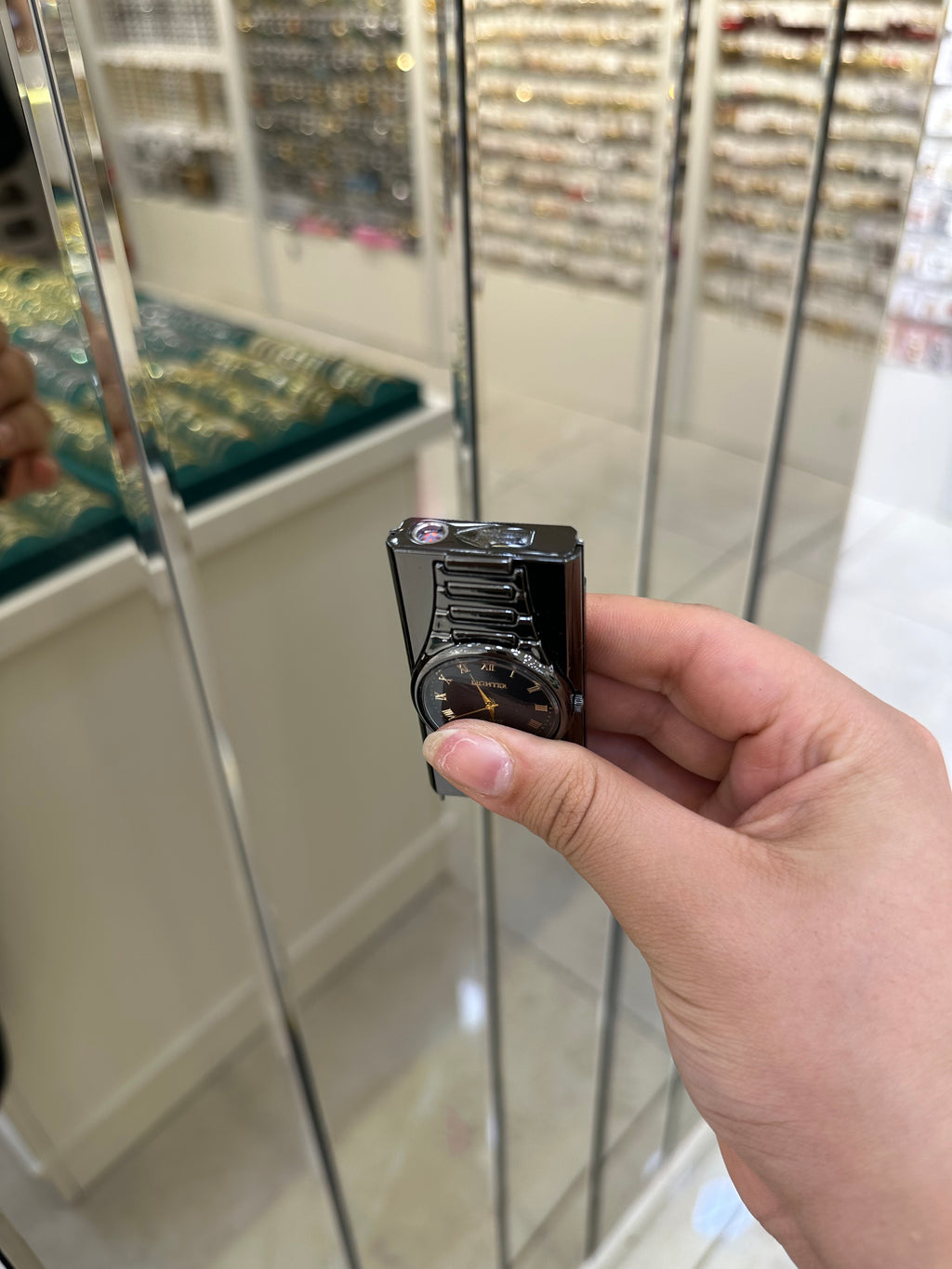 Saatli Pürmüzlü Çakmak