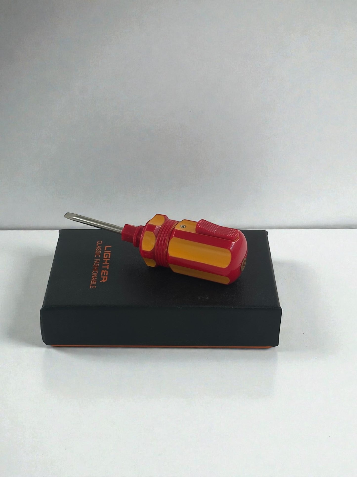 Tornavida Şeklinde Çakmak