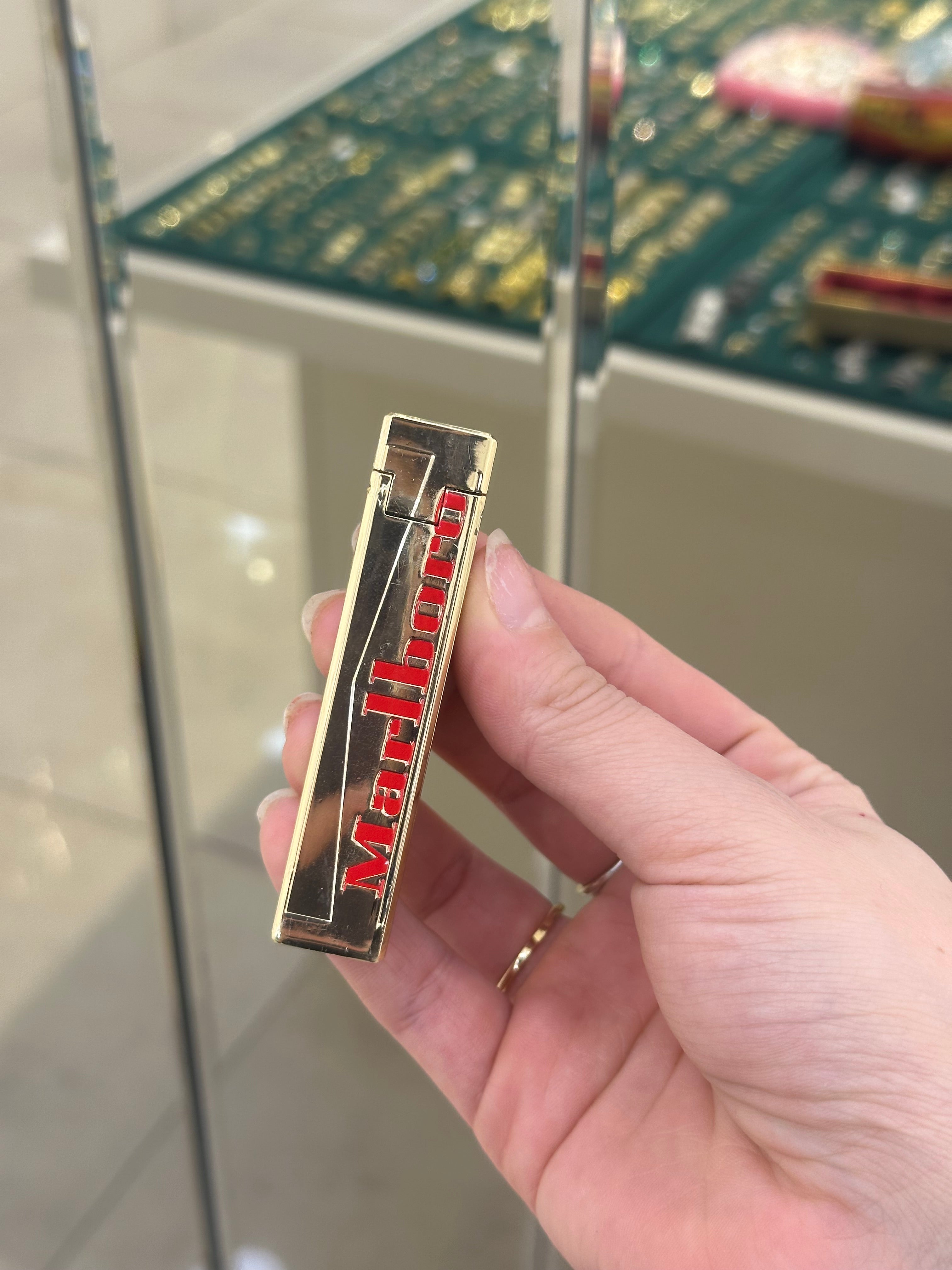 Marlboro Baskılı Lüx Benzinli Çakmak