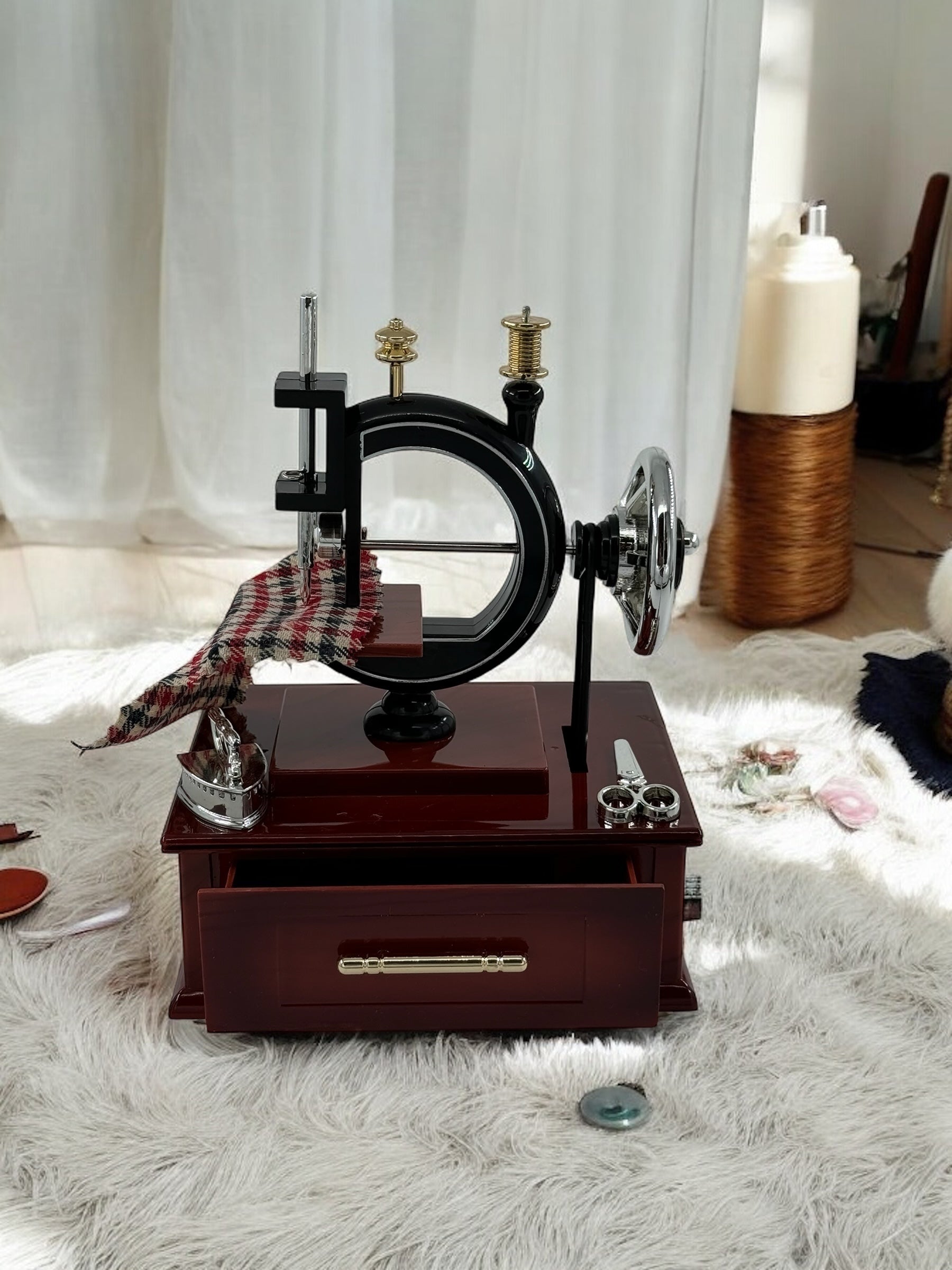 Büyük Boy Dikiş Makinesi Müzik Kutusu 0010